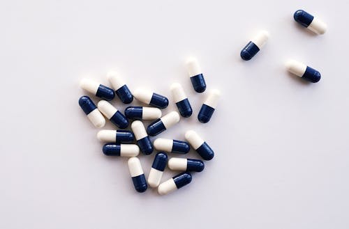 Comprimidos De Medicação Branco E Azul