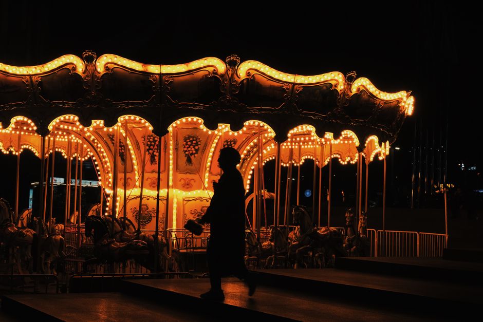 Alex Grant’s LinkedIn Carousel Funnel