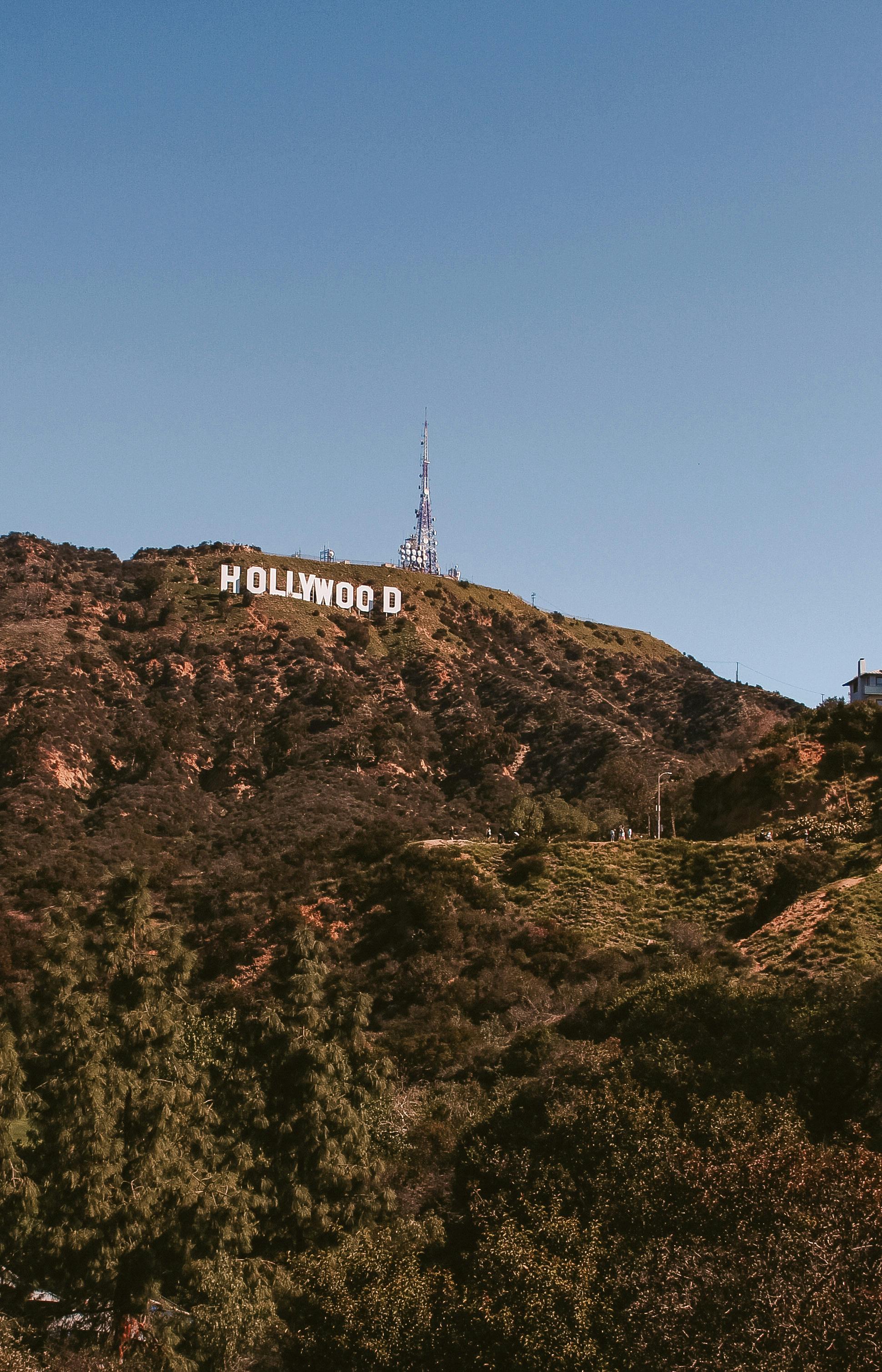 Sinal De Hollywood Em Los Angeles No Céu Azul Foto de Stock