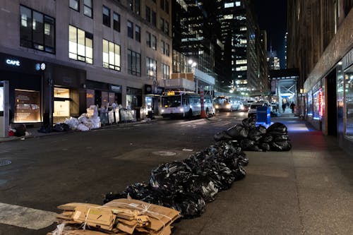 Gratis stockfoto met afval, city street, stad nacht