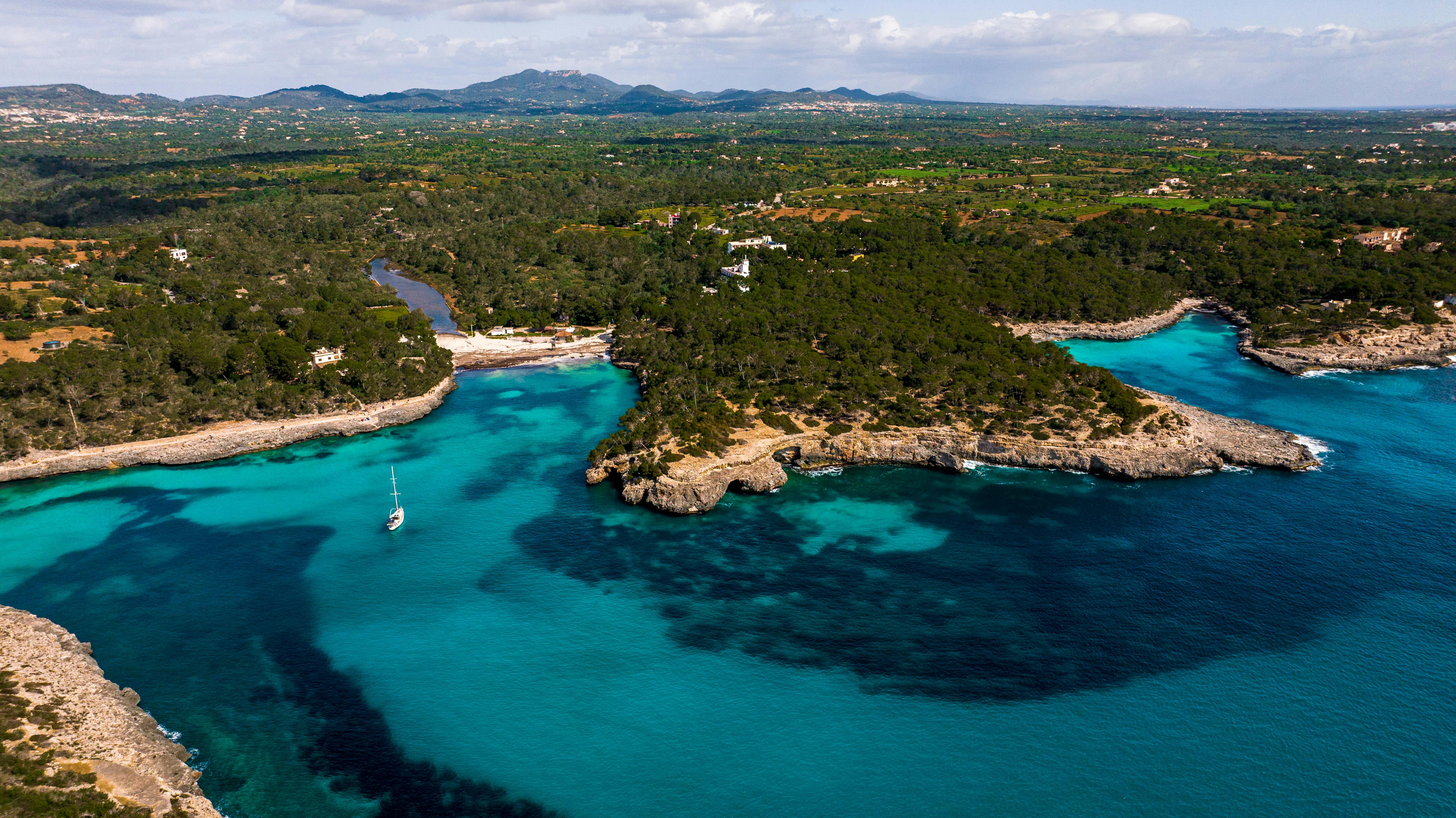 Promoting sustainability in Mallorca: eBoat brings technological innovation, sustainable mobility and renewable energy to lif