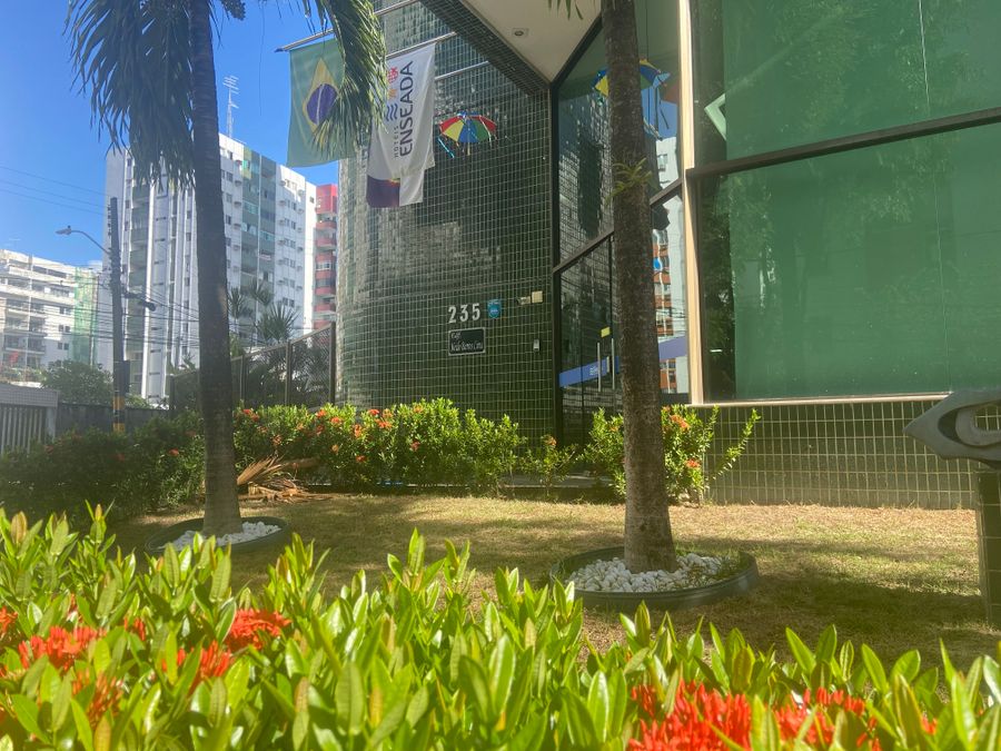 Fachada do Hotel Enseada Boa Viagem