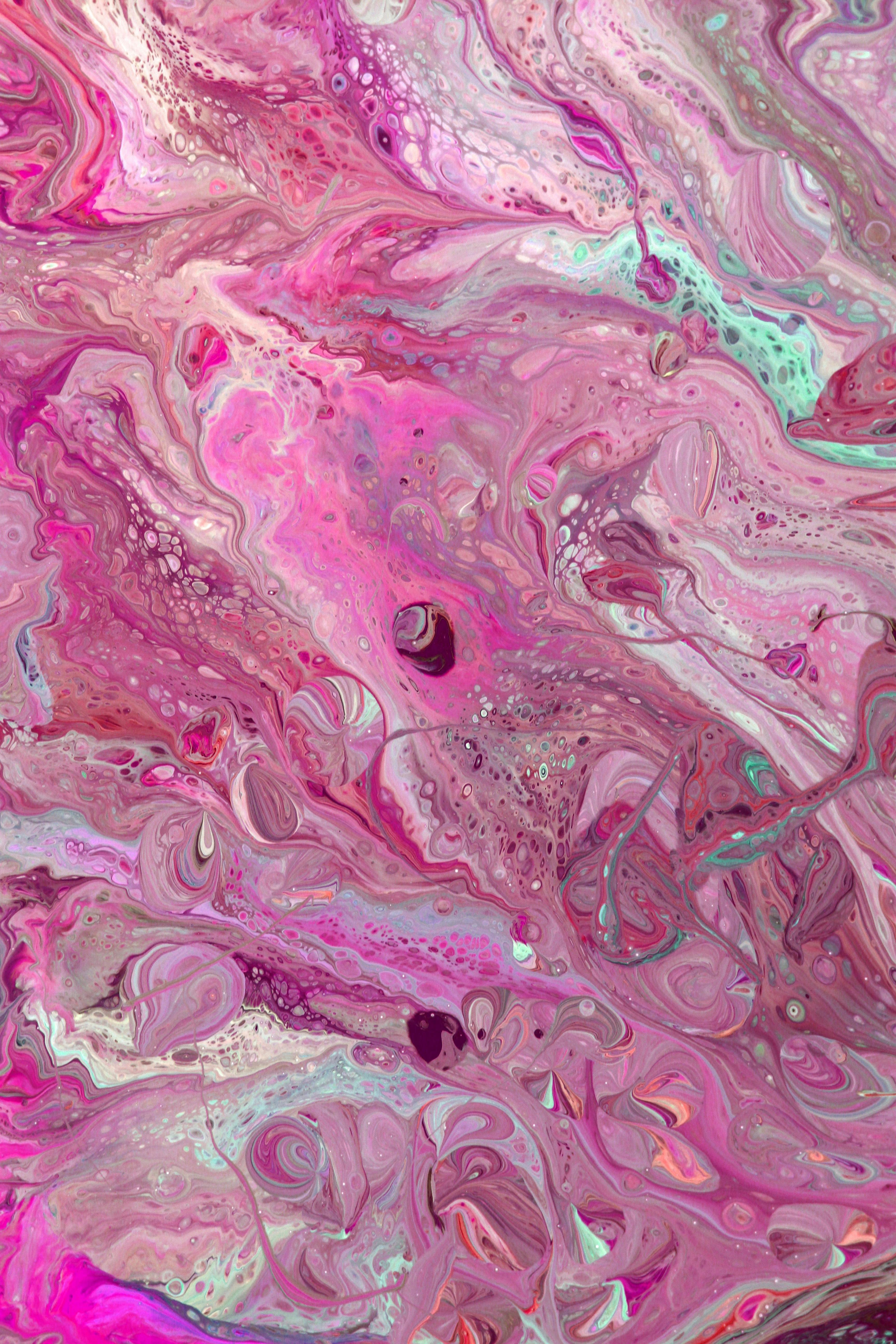 Gratis Dynamisk abstrakt kunst med hvirvlende lyserøde mønstre og teksturer, perfekt til moderne indretning. Lagerfoto