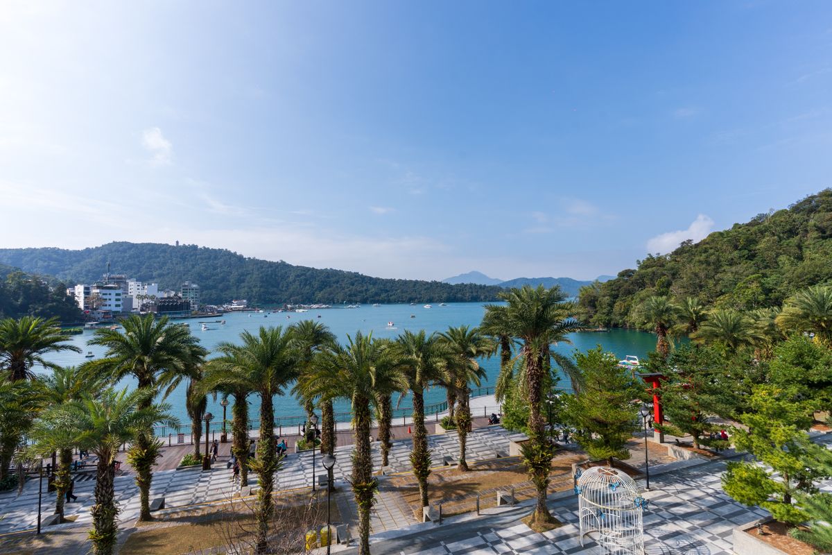 Ride the Sun Moon Lake Ropeway and Visit Wenwu Temple