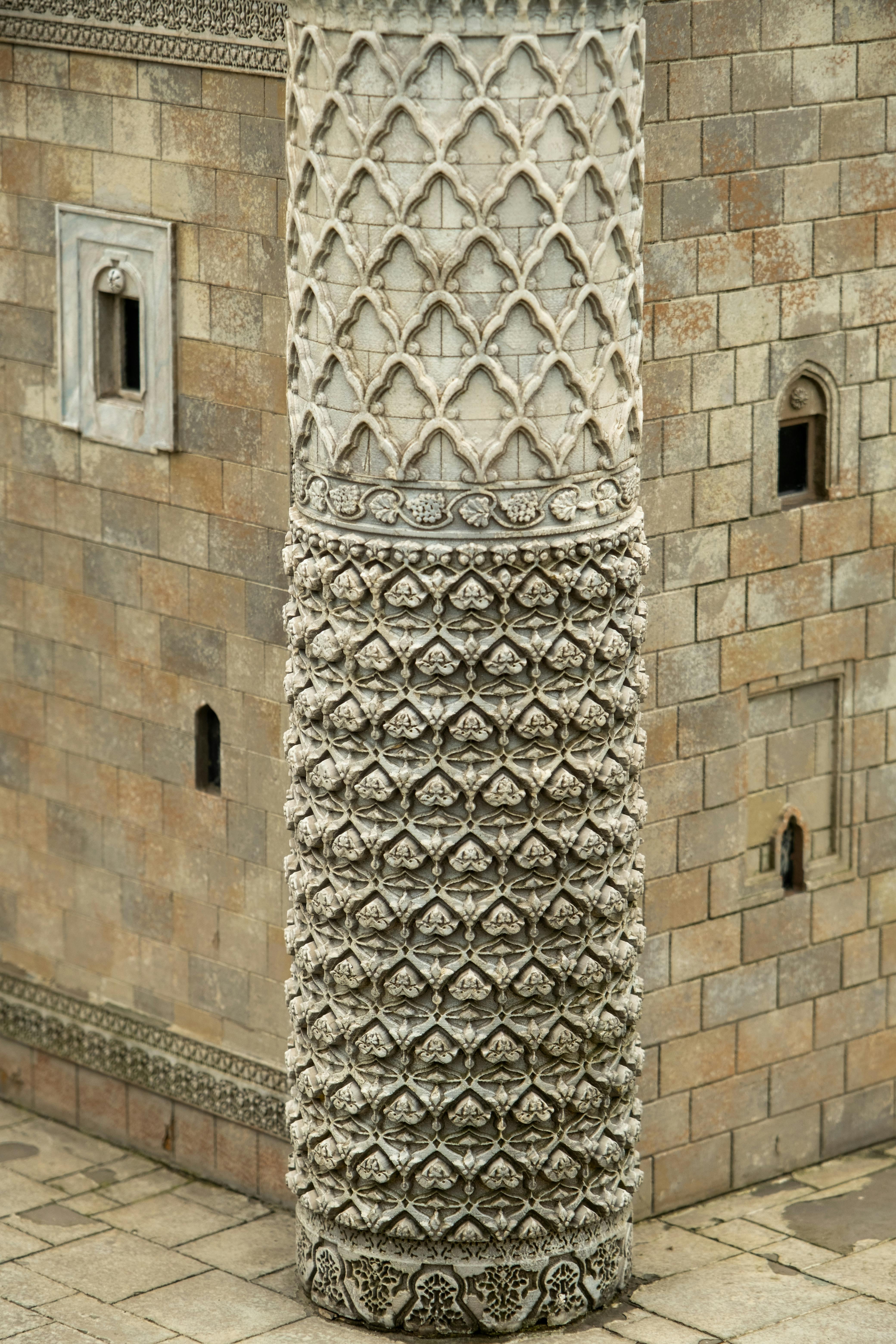 Δωρεάν Λεπτομερής άποψη μιας ιστορικής αρχιτεκτονικής στήλης με περίτεχνα σχέδια στην Κωνσταντινούπολη, Τουρκία. Φωτογραφία από στοκ φωτογραφιών