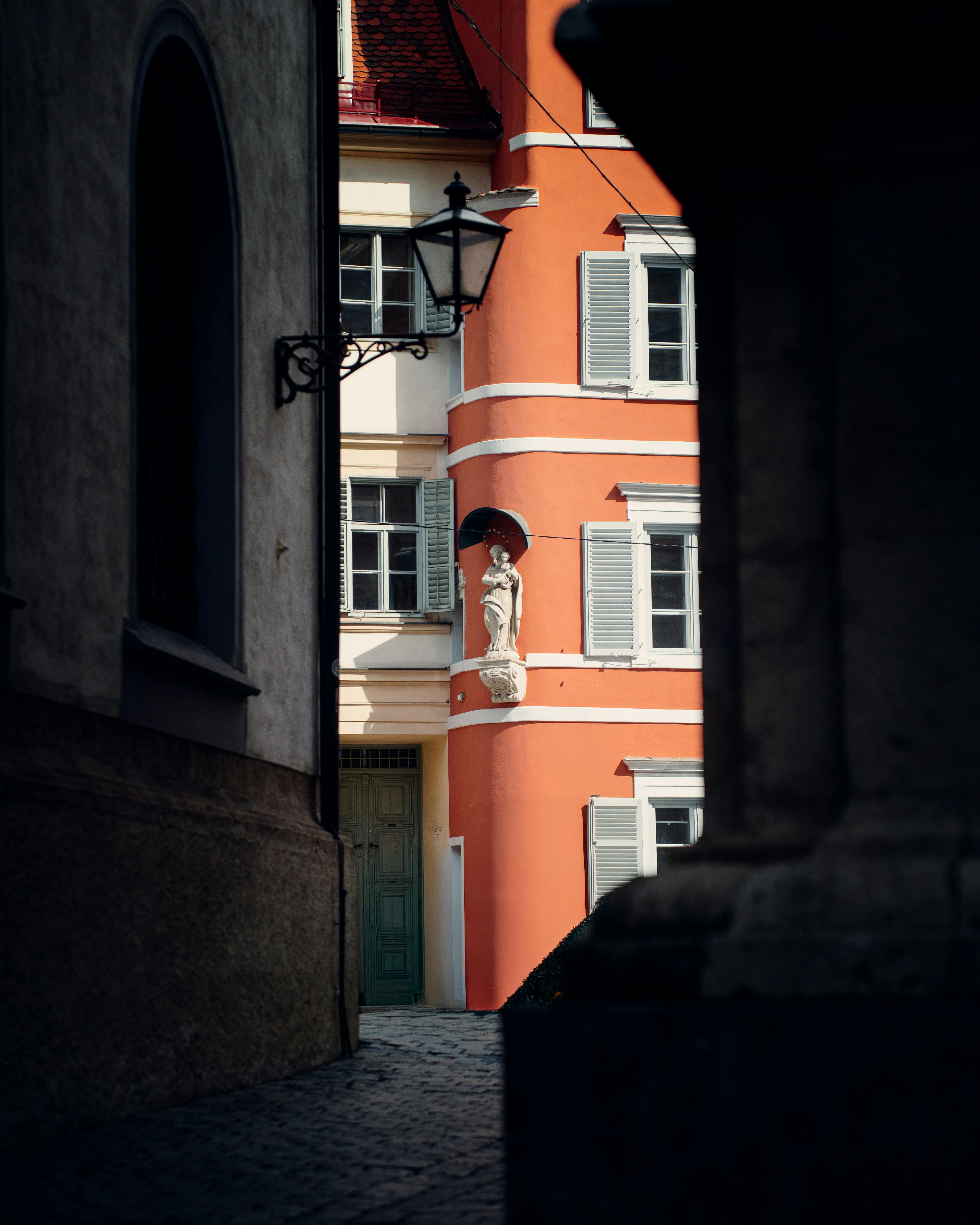 Ücretsiz alımlı, arka sokak, Avrupa içeren Ücretsiz stok fotoğraf Stok Fotoğraflar