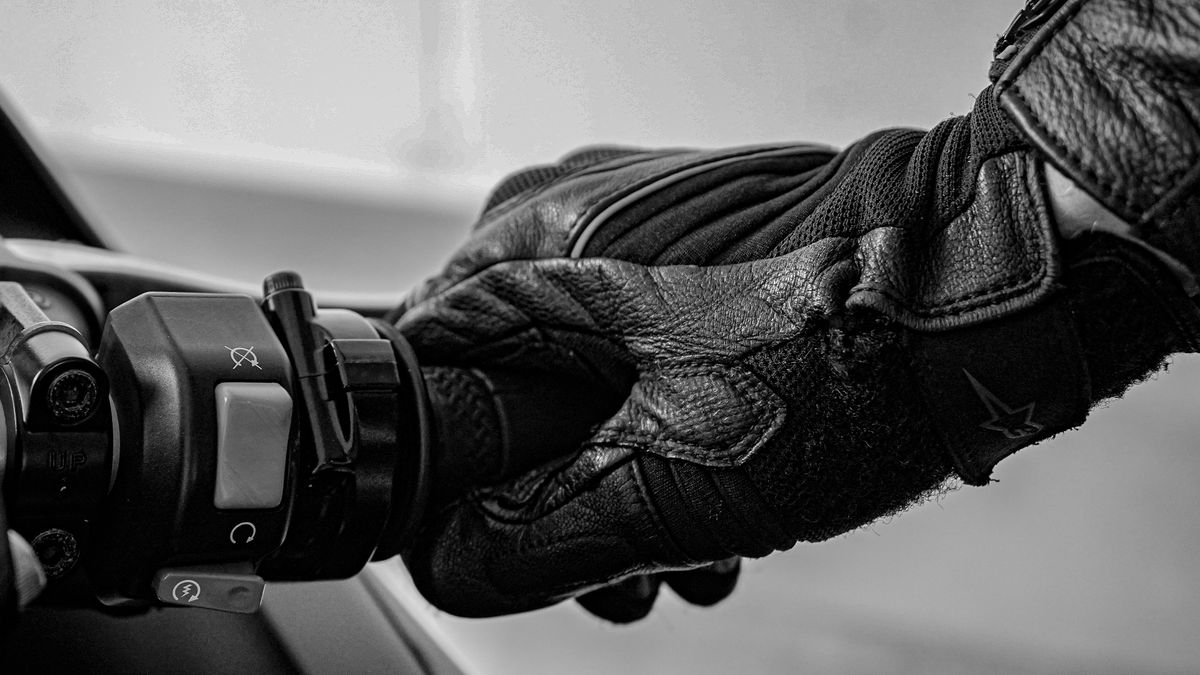 Comment bien choisir ses gants de moto en 2026 ? - illustration