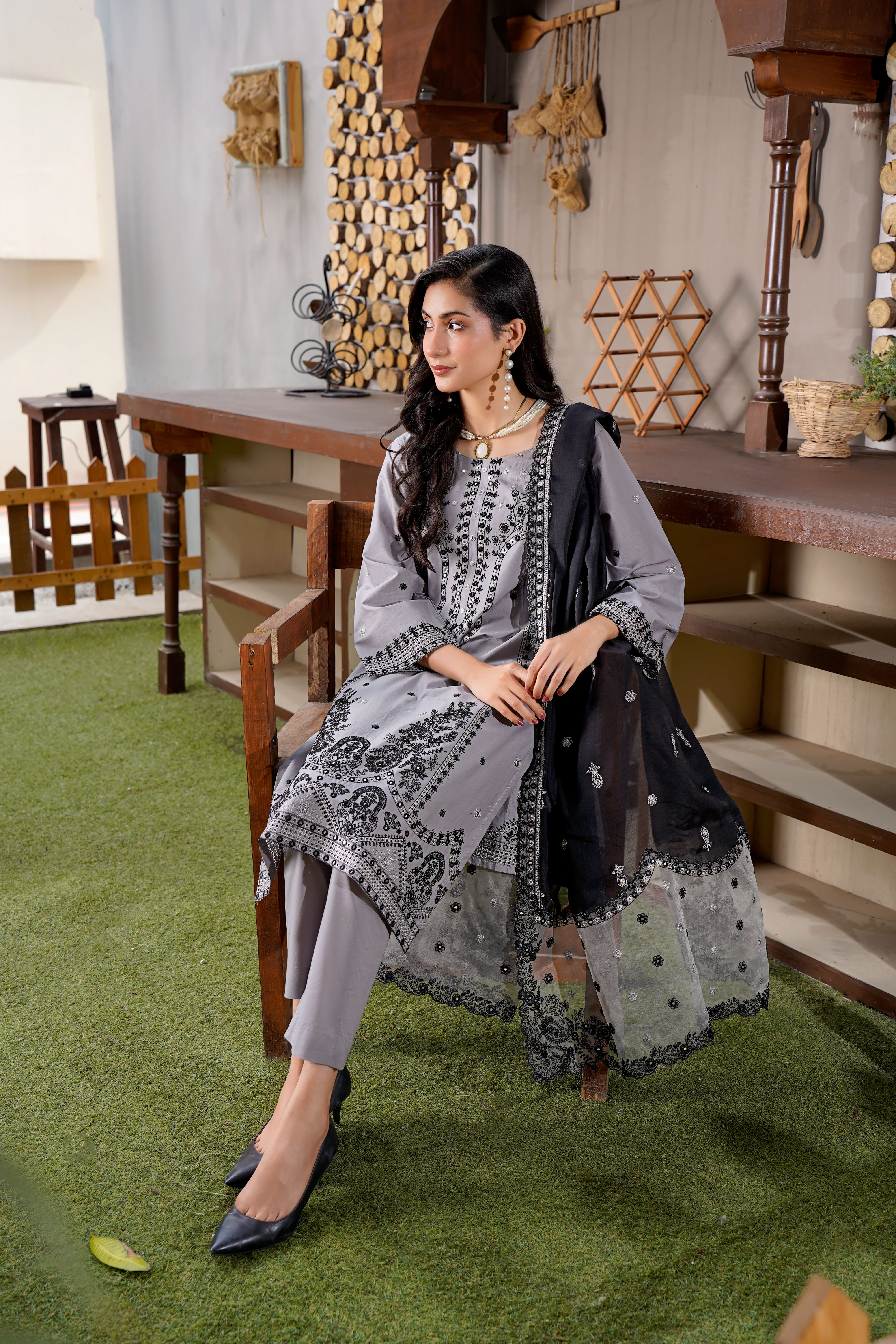 Elegant Eastern Fashion Model in Lahore · Free Stock Photo