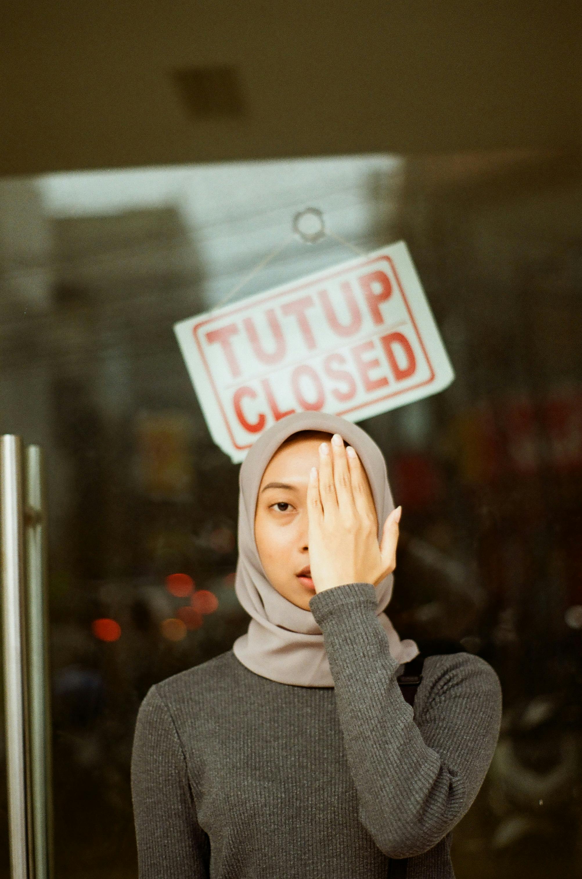 1000 Beautiful Covering Face Photos Pexels Free Stock Photos Images, Photos, Reviews