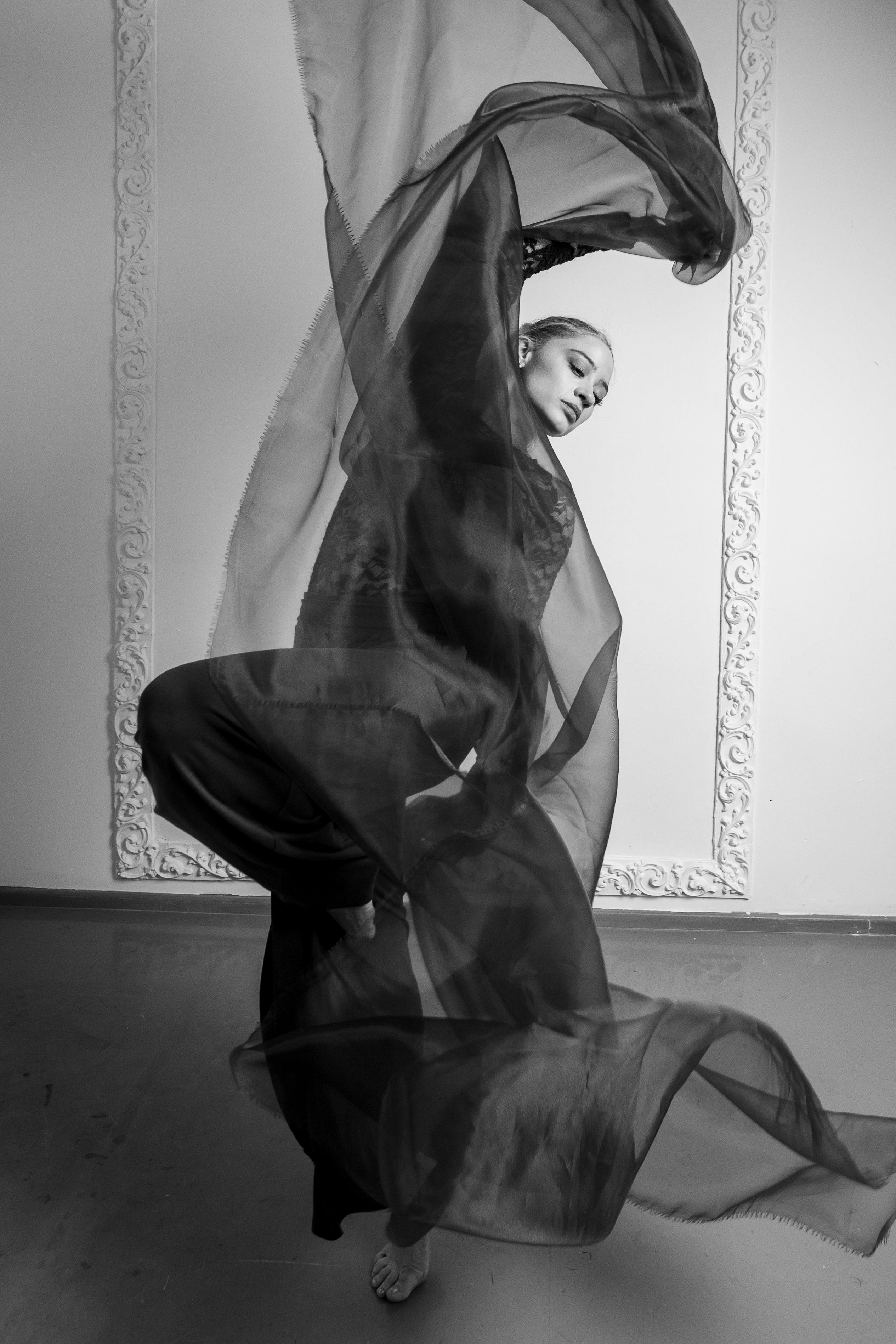 Zadarmo Fotobanka s bezplatnými fotkami na tému baletka, baletný pohyb, čierna halenka Fotka z fotobanky