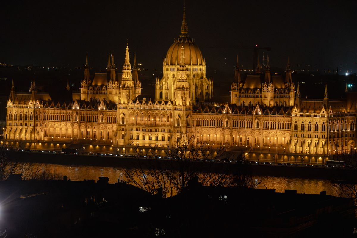 Parlamento iluminado · Pest