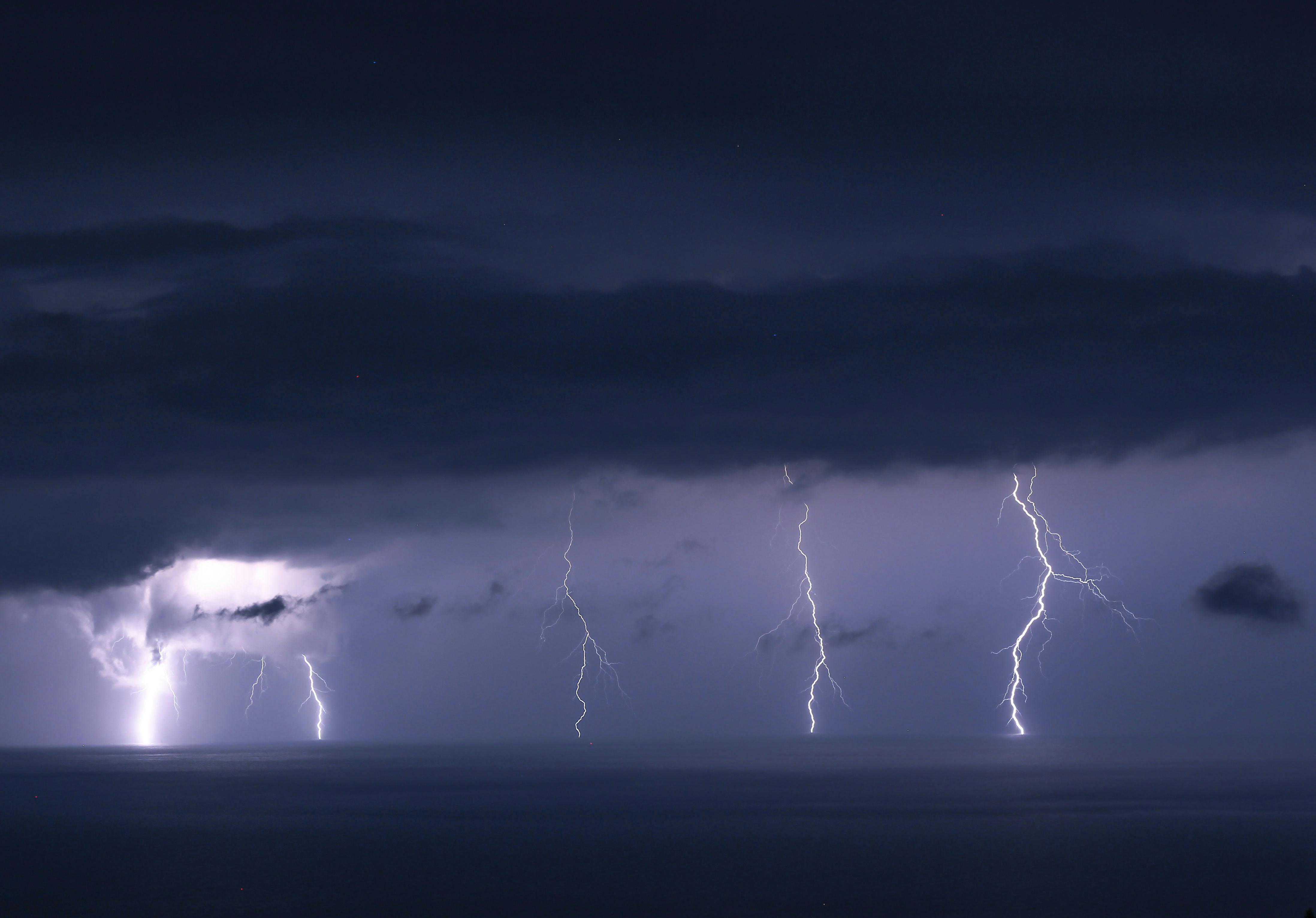 What to know about insurance claims as storm season hits Wisconsin — Photo by Orhan Namlı on Pexels