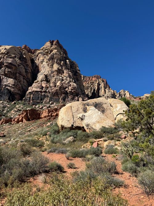 Free Explore the stunning rock formations and natural beauty of Red Rock Canyon in Nevada, USA. Stock Photo