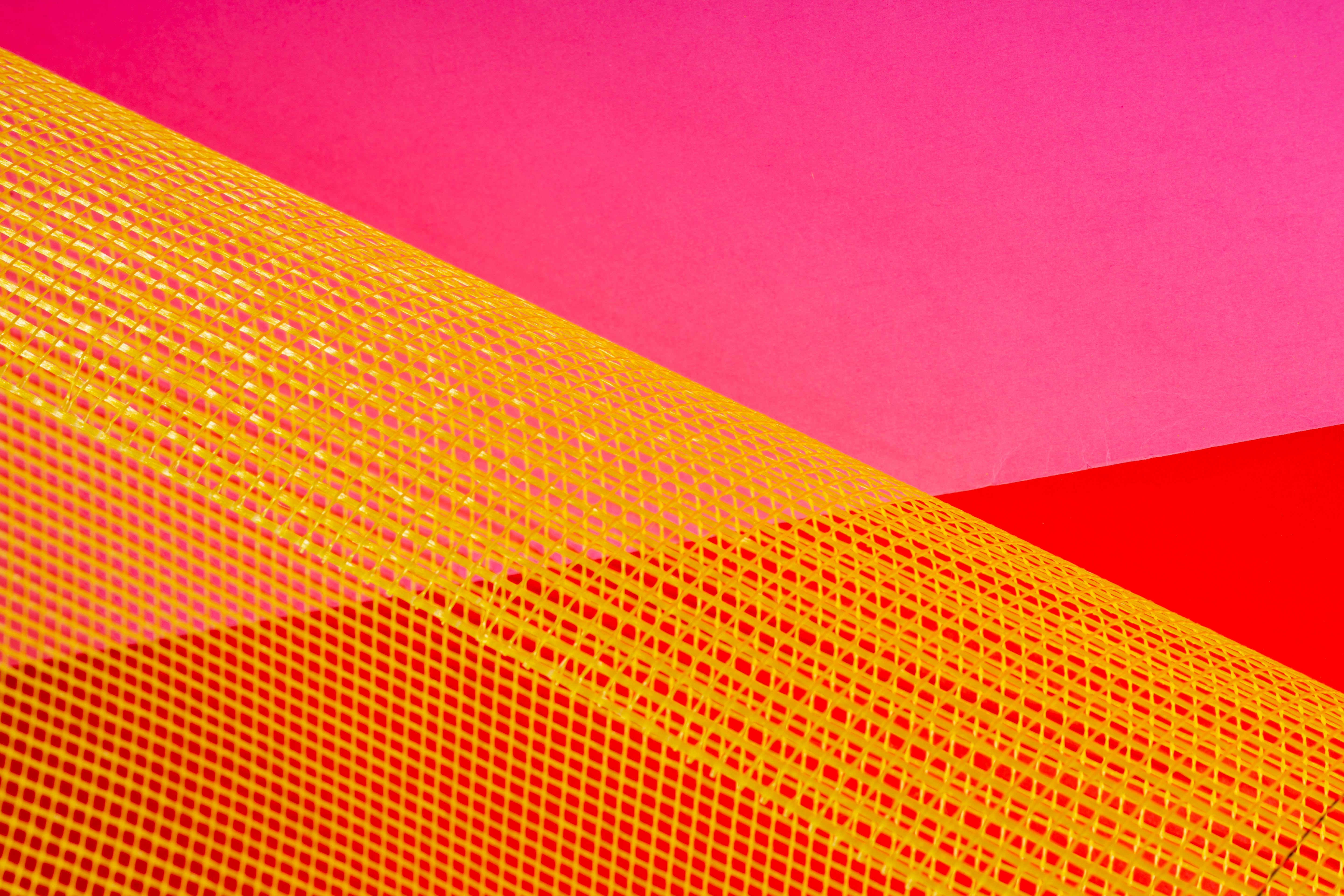 ฟรี ภาพนามธรรมสีสันสดใส โดดเด่นด้วยลวดลายเรขาคณิตที่สดใสและการตัดกันของสีที่ชัดเจน คลังภาพถ่าย