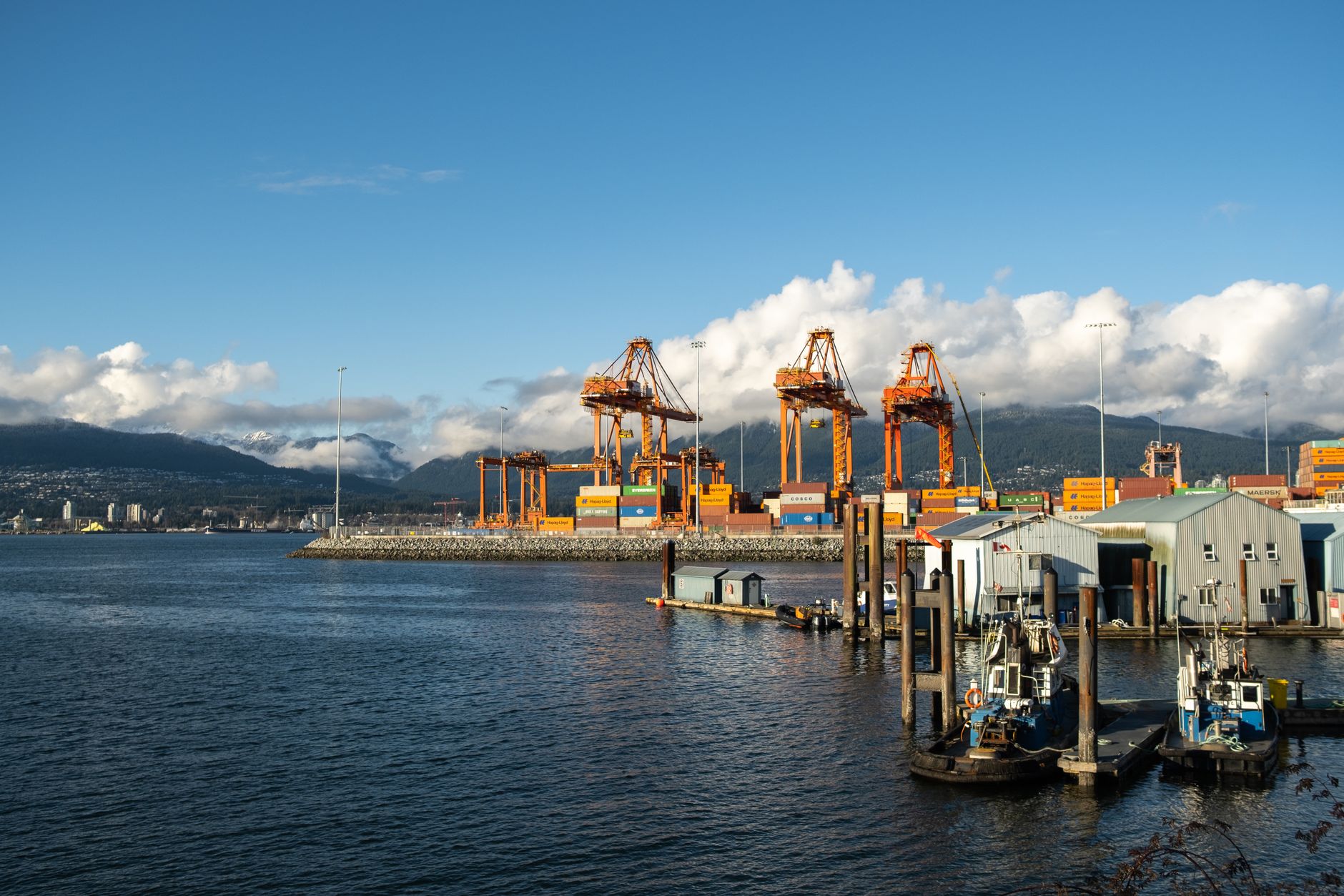 Canadá injeta US$ 7 bilhões para turbinar porto de Vancouver