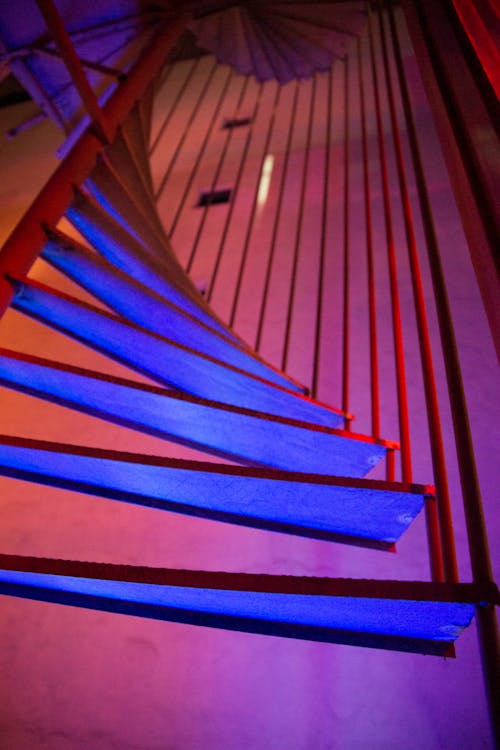 Free らせん階段のローアングル写真 Stock Photo