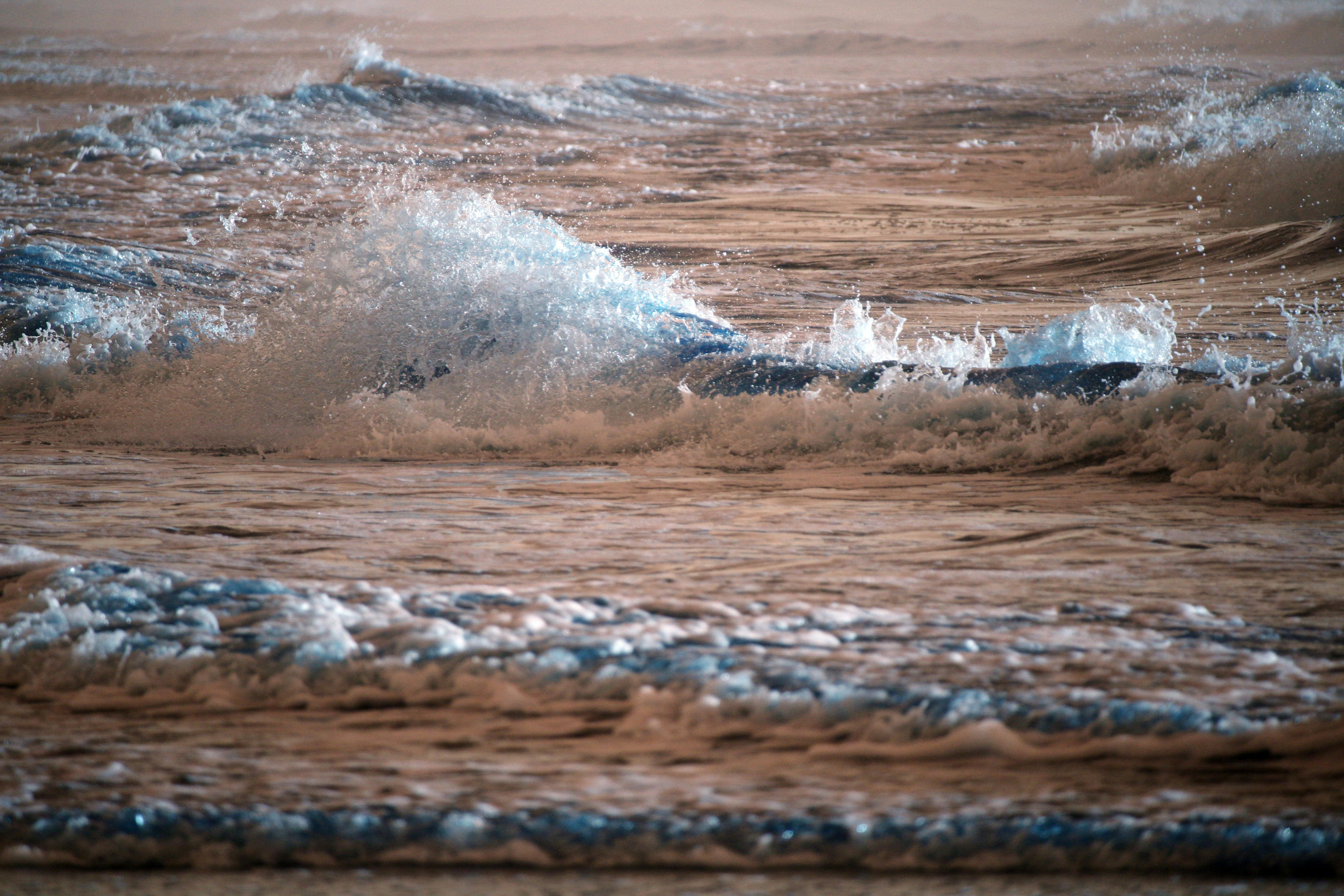 Gratuit Valuri liniștite ale oceanului surprinse la amurg, prezentând frumusețea și liniștea naturii. Fotografie de stoc