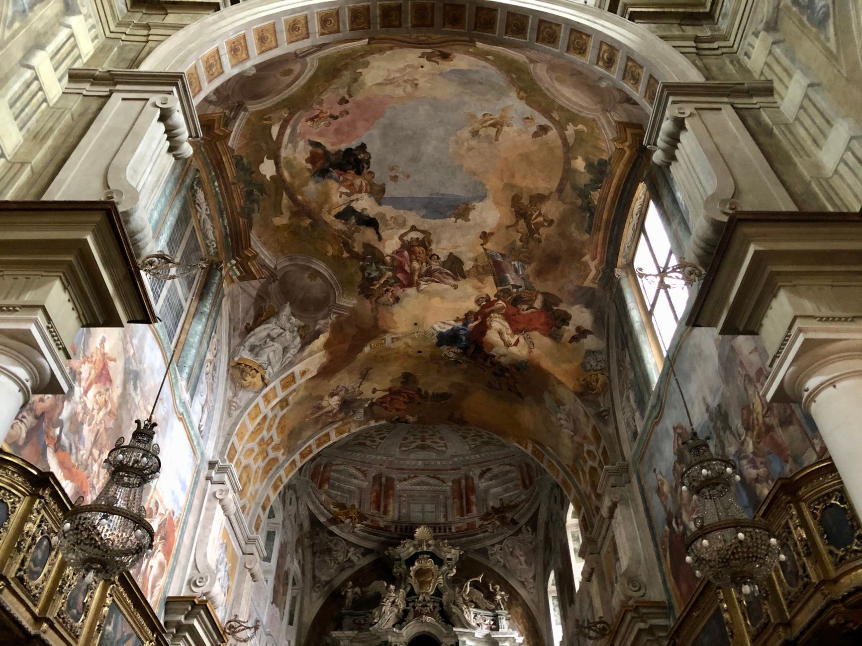 Free-to-enter Florentine church interior with Renaissance art and architecture.