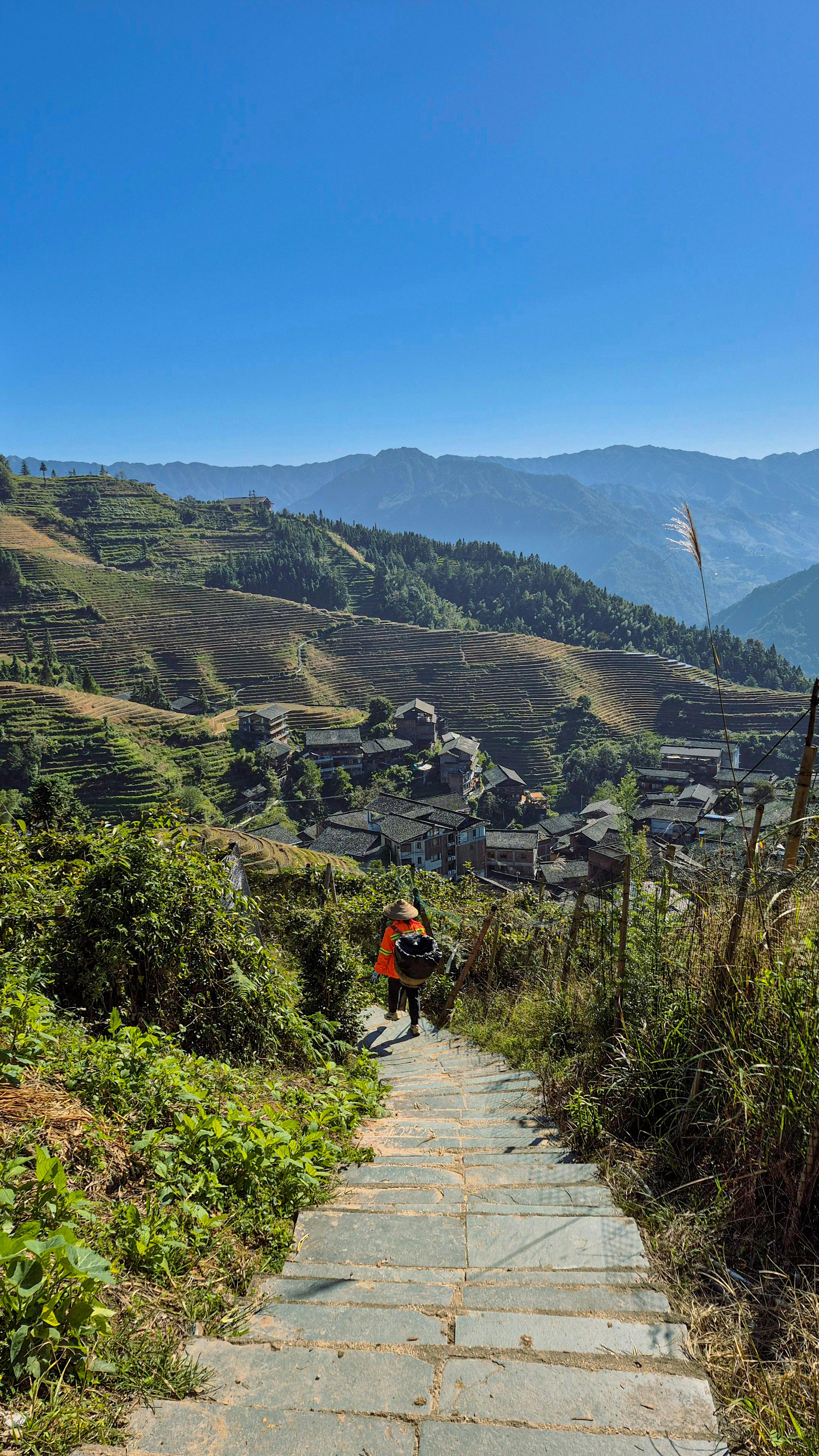 Gratis Esplora le serene terrazze e gli incantevoli paesaggi dei villaggi di Shangluo, nello Shaanxi, in Cina. Foto a disposizione
