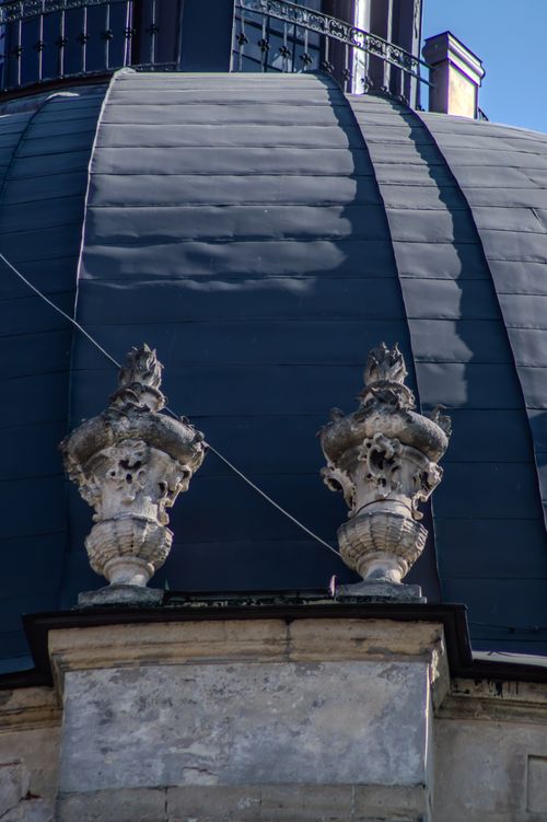 Free Close-up of intricate stone sculptures on an Italian dome exterior. Stock Photo