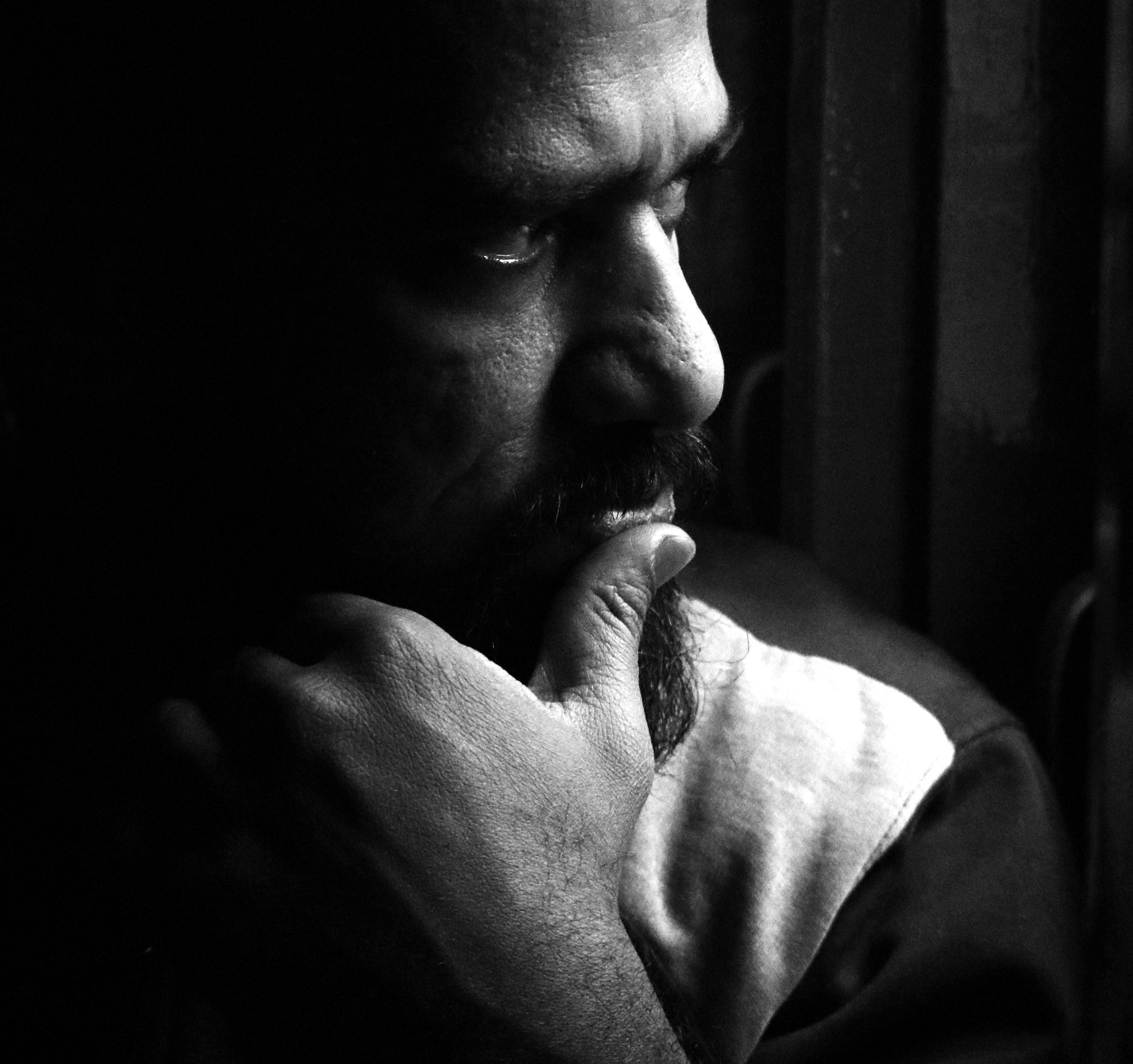 Kostenlos Kostenloses Stock Foto zu abstraktes porträt, alles schwarz, ausdrucksvoll Stock-Foto