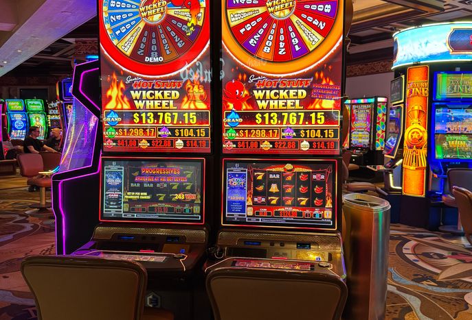 Online Casino: Spielautomaten und Live-Spiele im Überblick