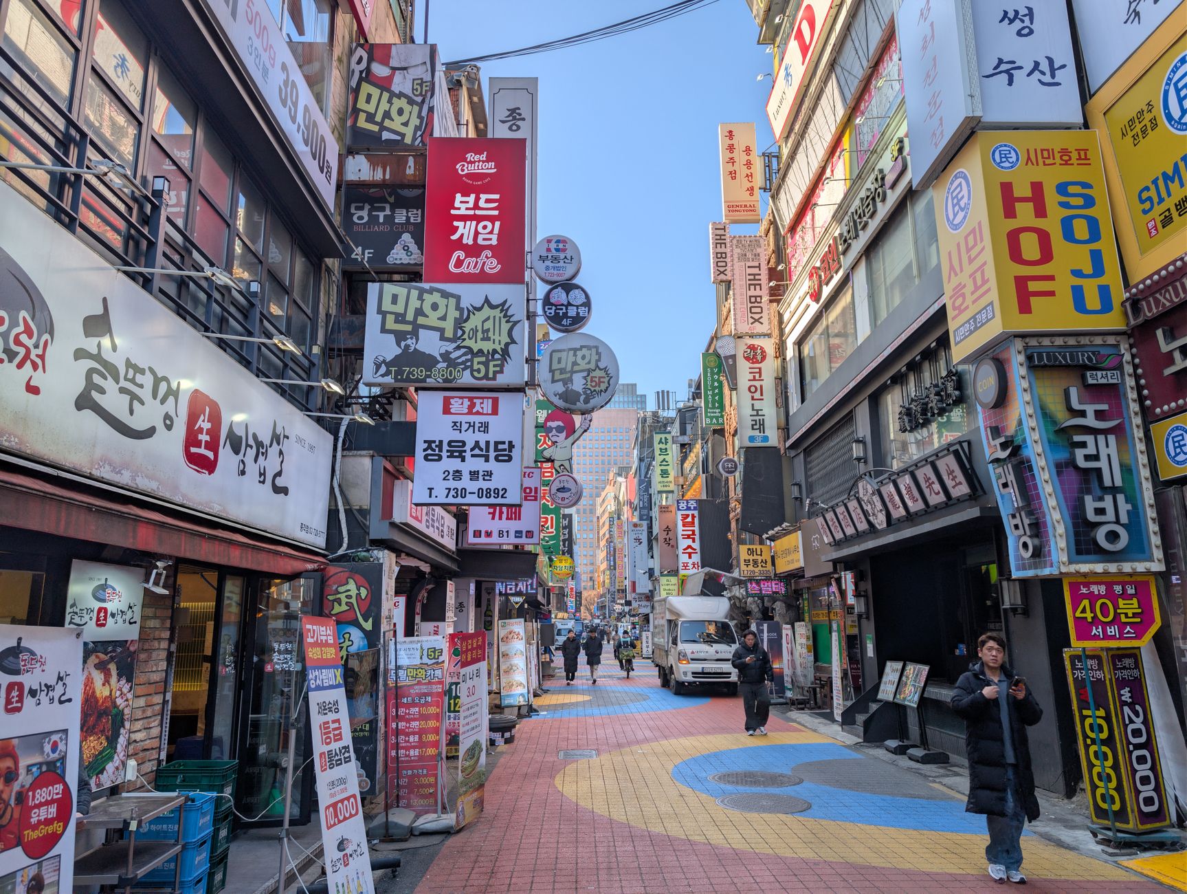 Myeongdong Seoul: Surga Belanja dan Kuliner Wajib Dikunjungi di Korea Selatan