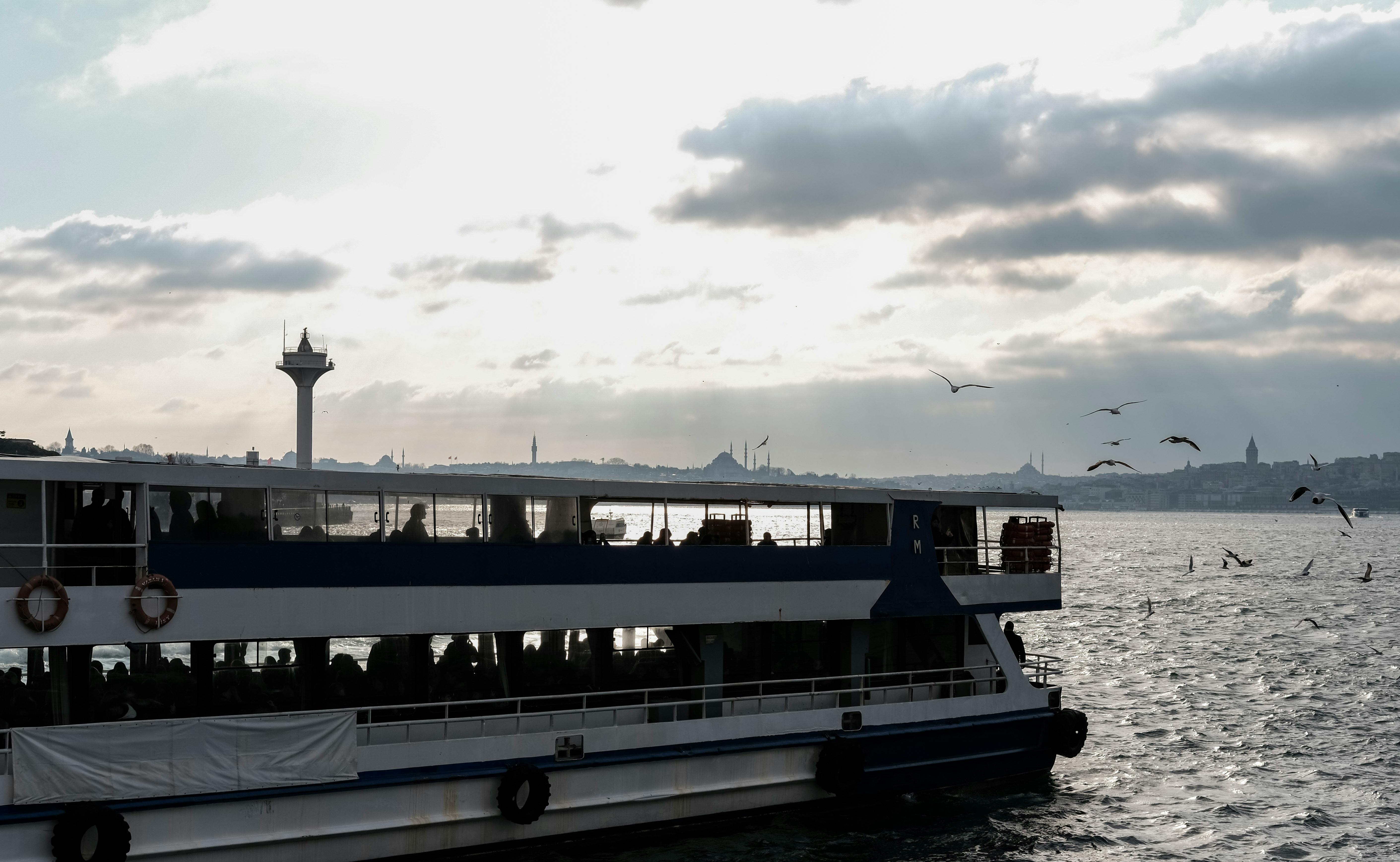 Free boat rides, health camps mark Women’s Day fete — Photo by Murat Ak on Pexels