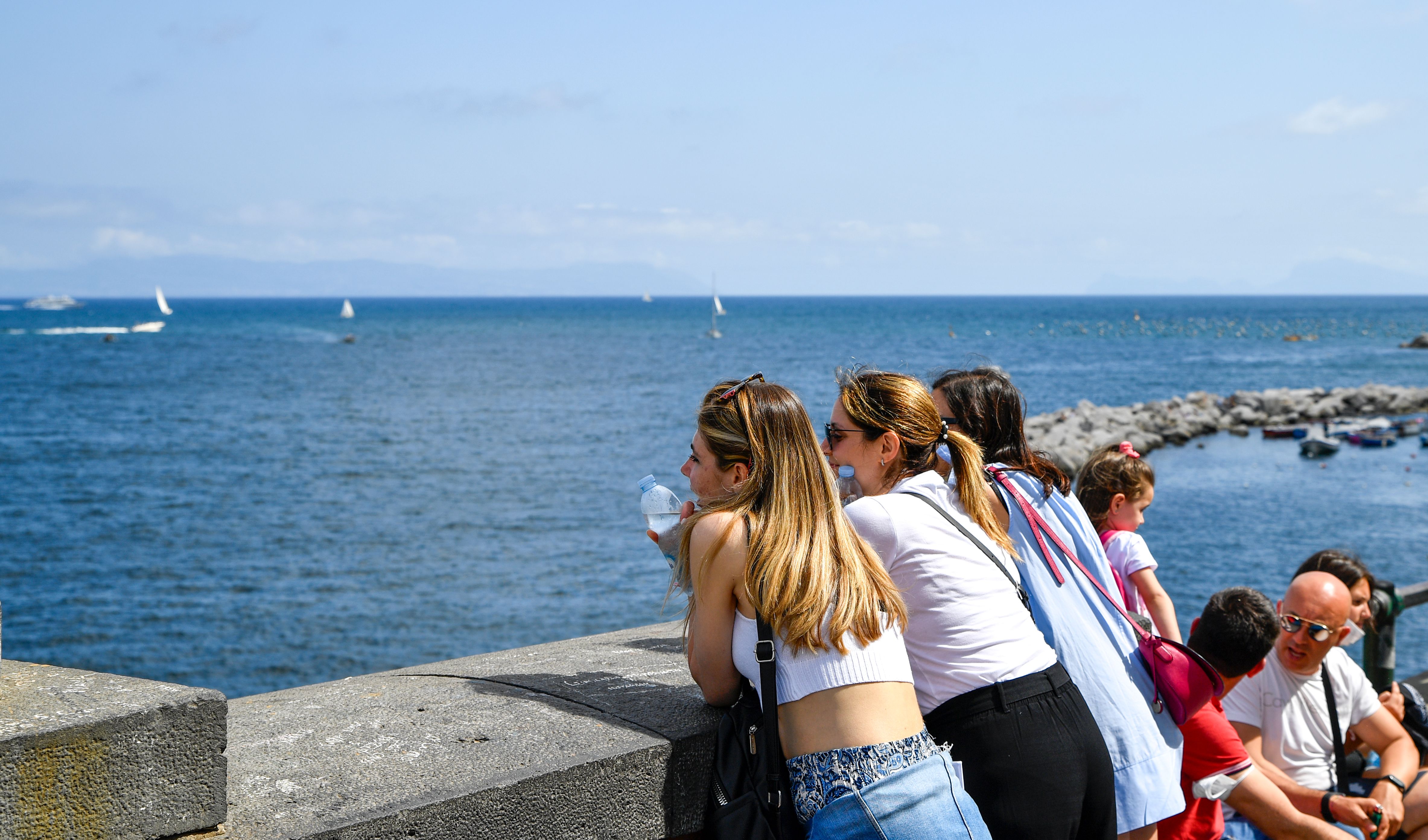 Sunny Day at Naples Waterfront Promenade · Free Stock Photo