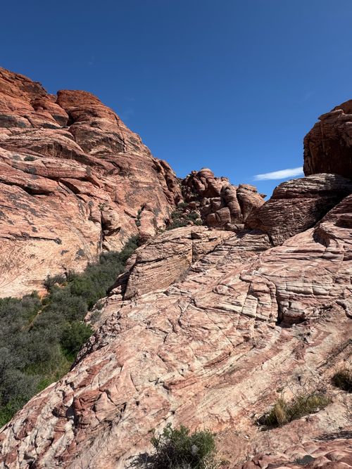 Free Majestic sandstone formations at Red Rock Canyon, Nevada, under the bright blue sky. Stock Photo