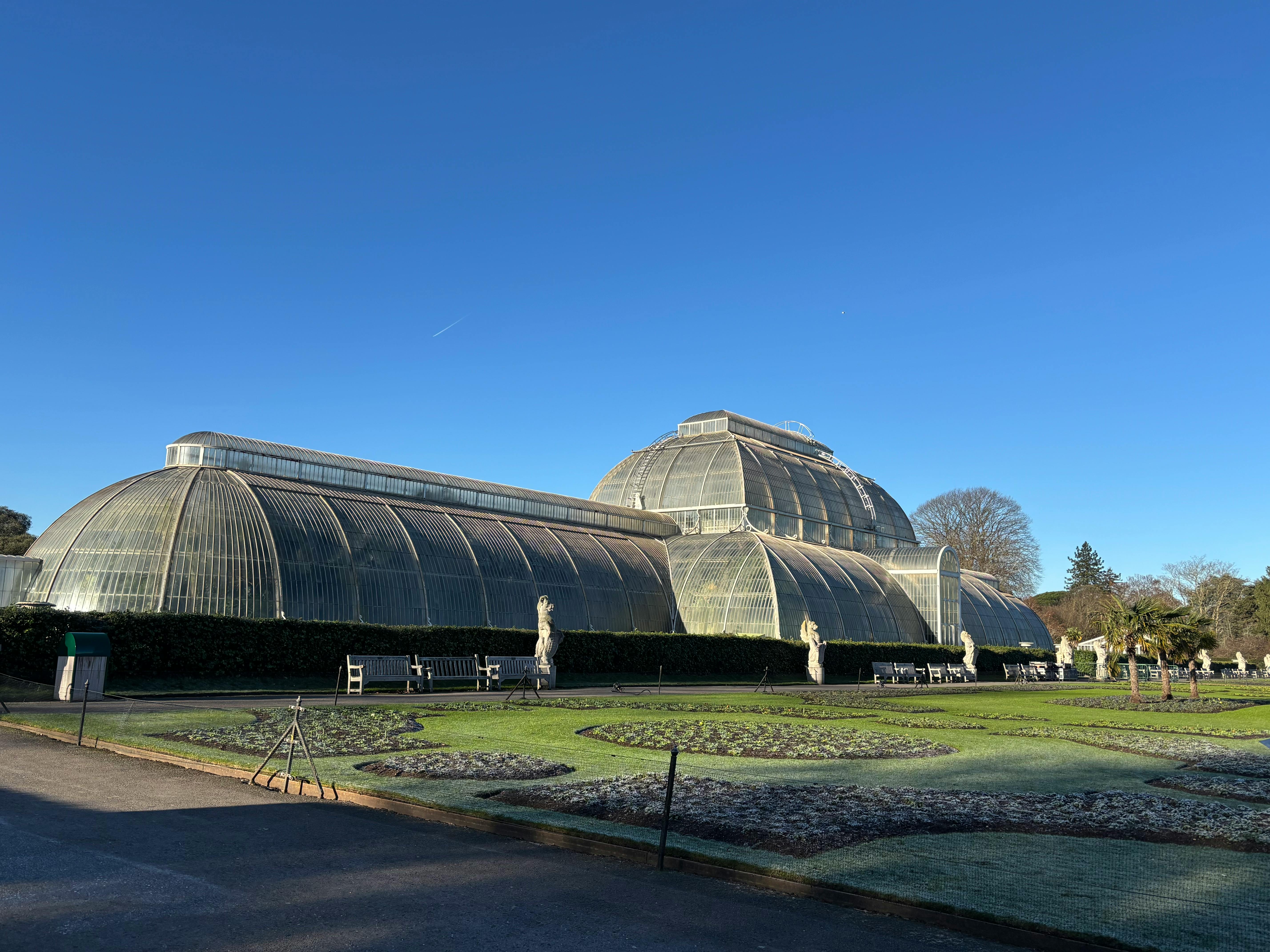 英国4月罕见高温！伦敦邱园26.5°C创80年来最热4月天，但降温降雨即将到来