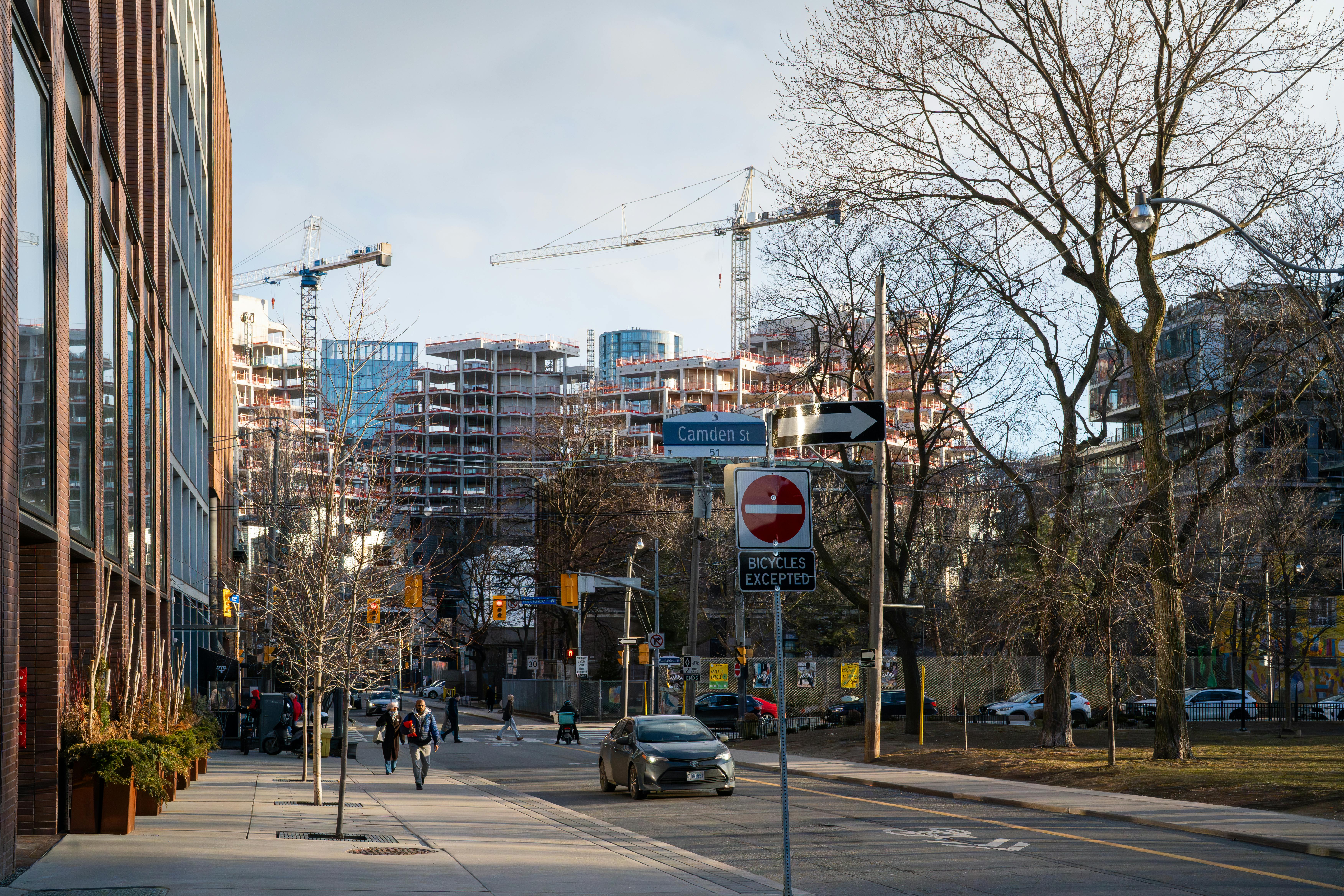 Δωρεάν Αστικό εργοτάξιο στο κέντρο του Τορόντο με γερανούς και μοντέρνα αρχιτεκτονική. Φωτογραφία από στοκ φωτογραφιών