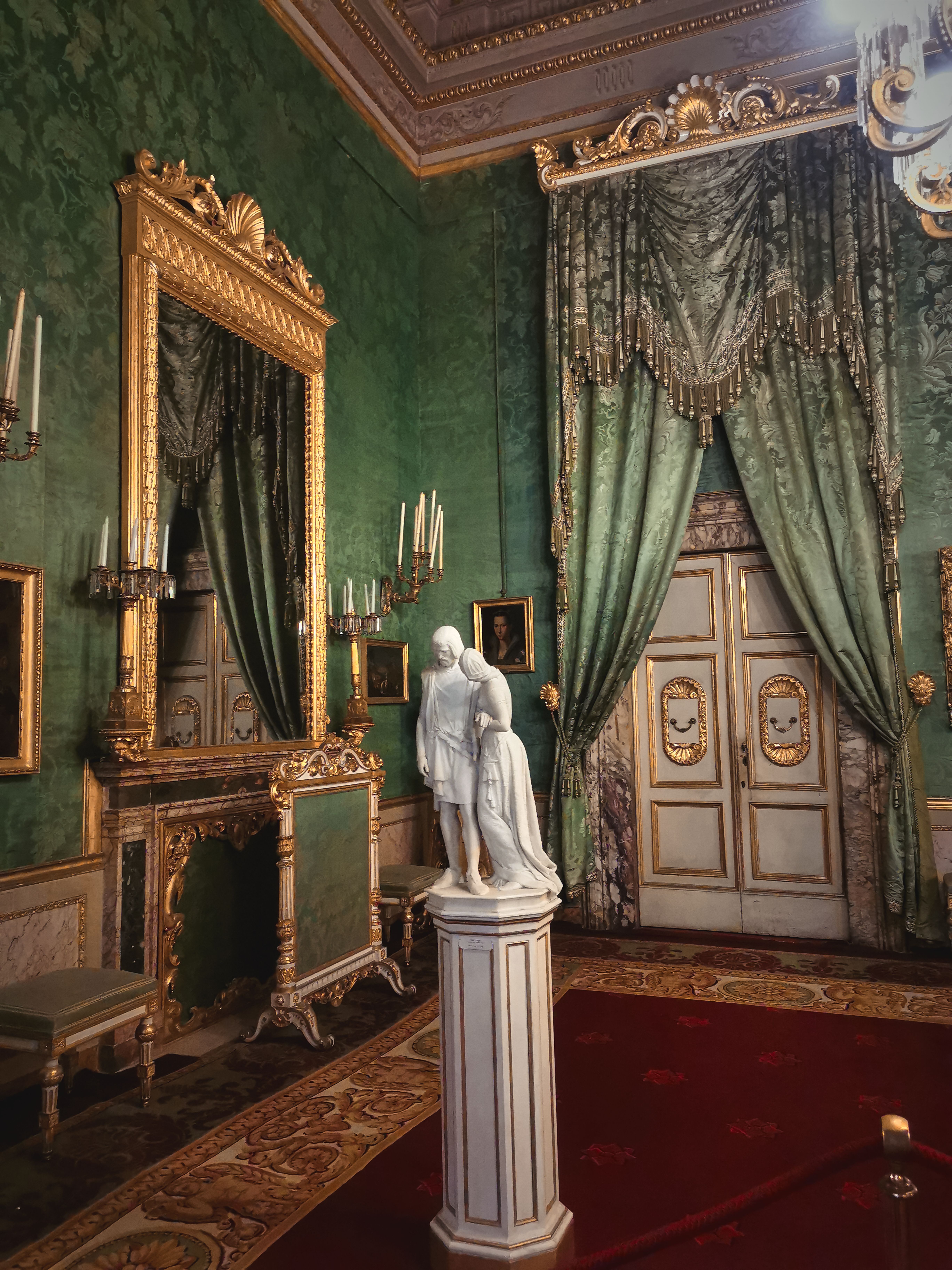 Elegant Renaissance Room in Palazzo, Florence · Free Stock Photo