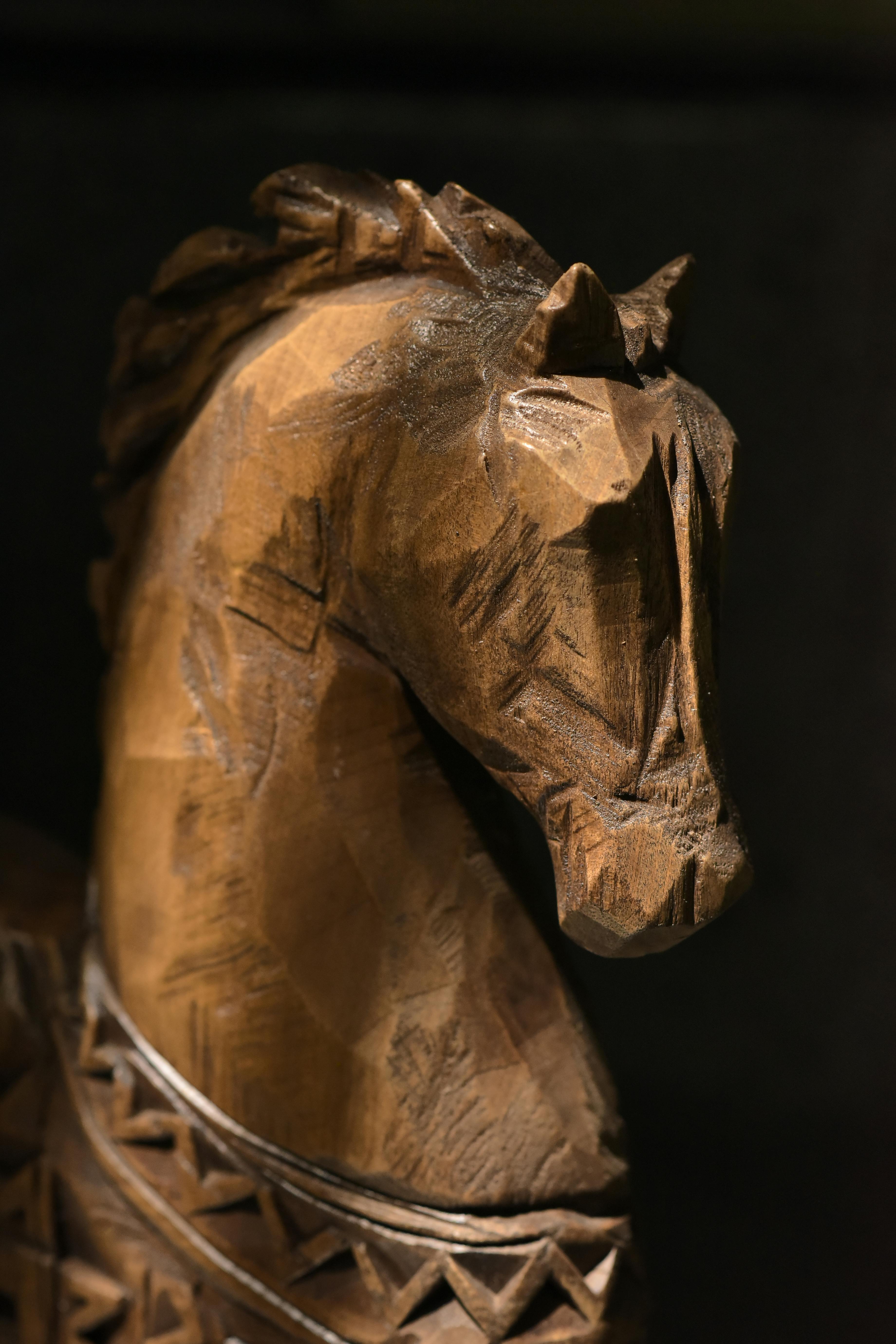 ingyenes Részletesen kidolgozott, fából készült lófaragás bonyolult mintákkal és textúrákkal. Stockfotó