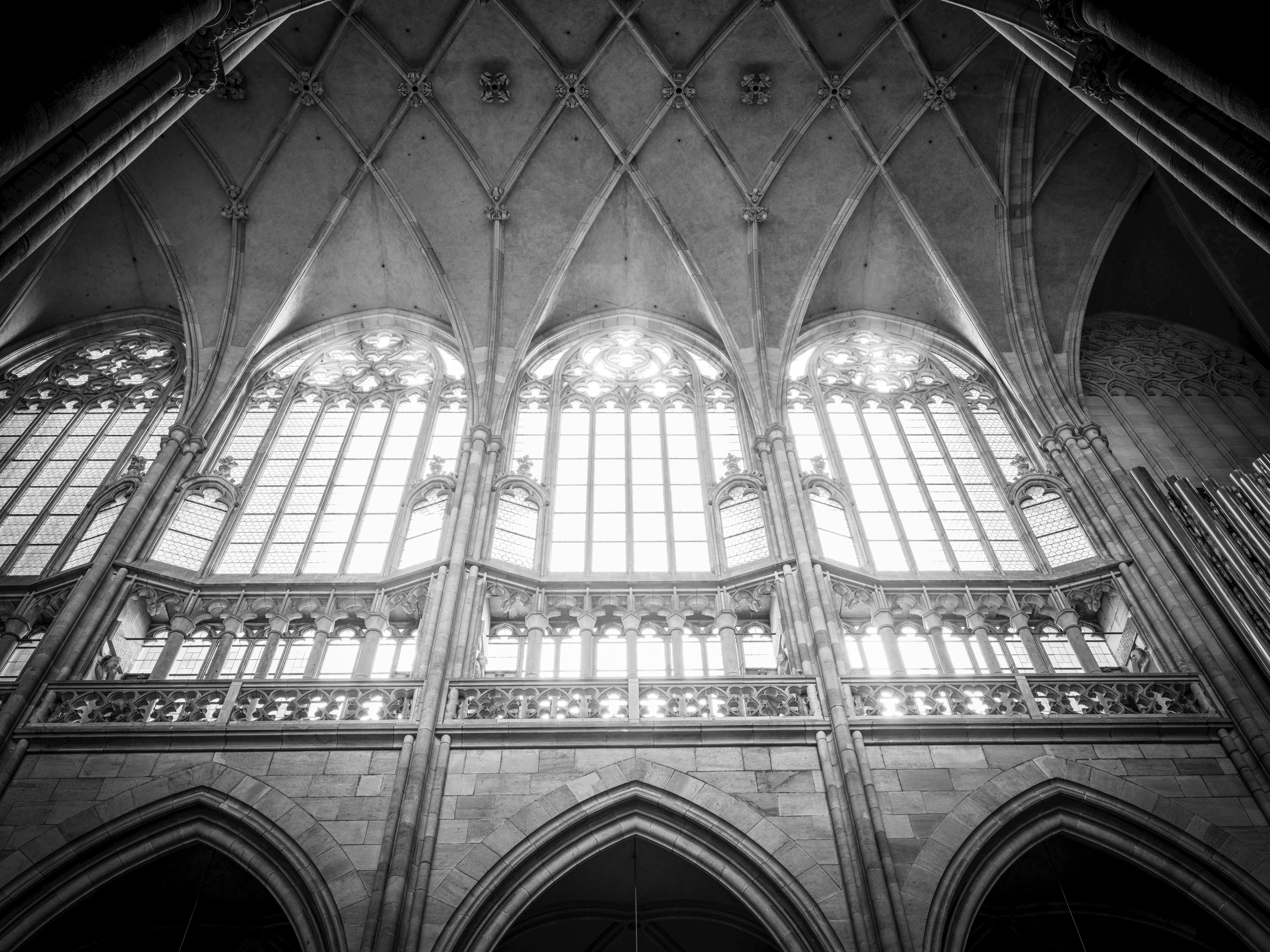 bezplatná Základová fotografie zdarma na téma architektonický, barevné sklo, bazilika Základová fotografie