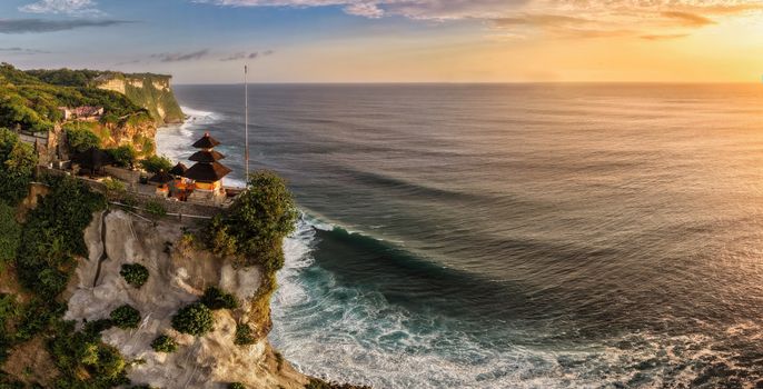 uluwatu temple sunset