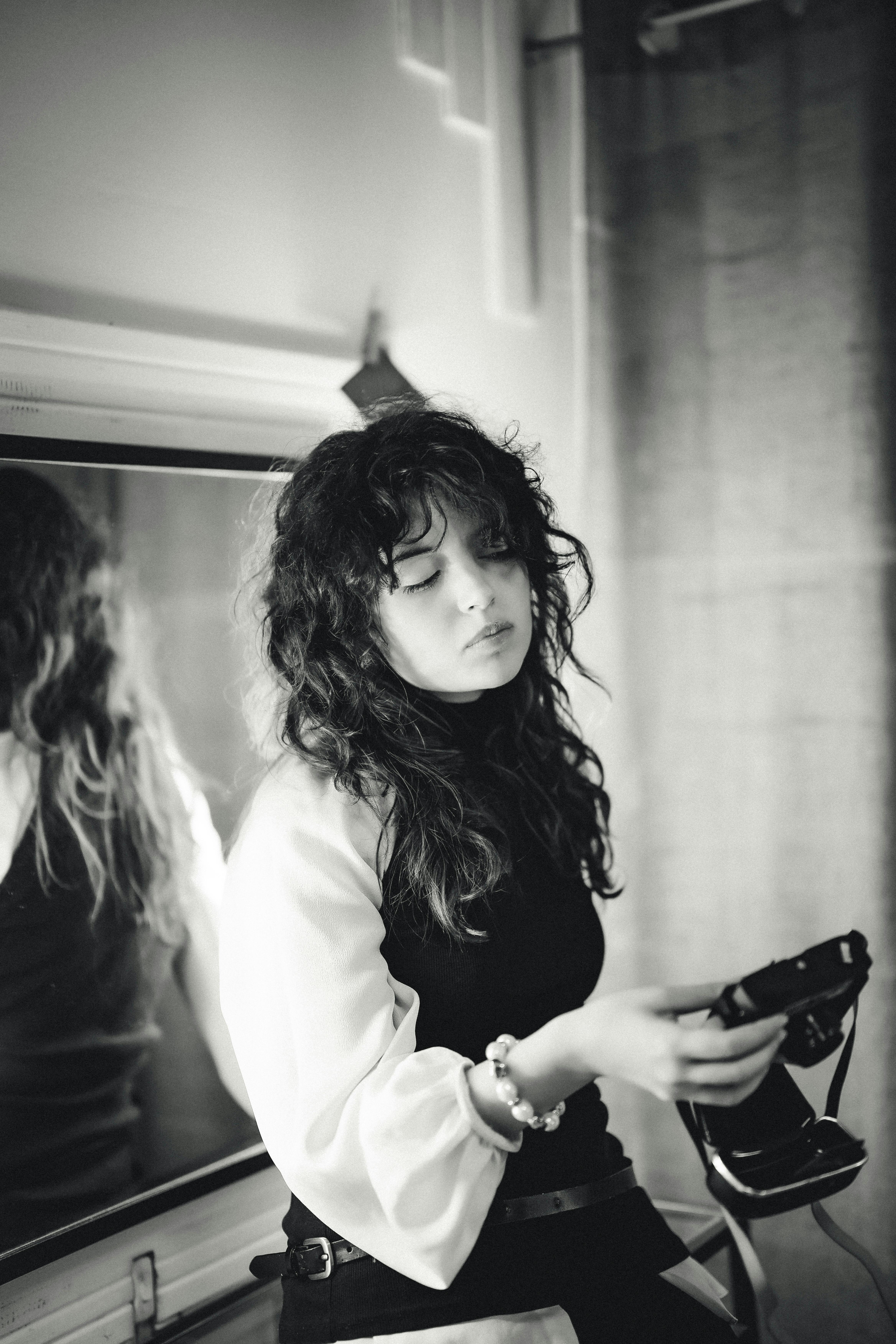 Zadarmo Fotobanka s bezplatnými fotkami na tému # indoor, 22 ročný, bruneta Fotka z fotobanky