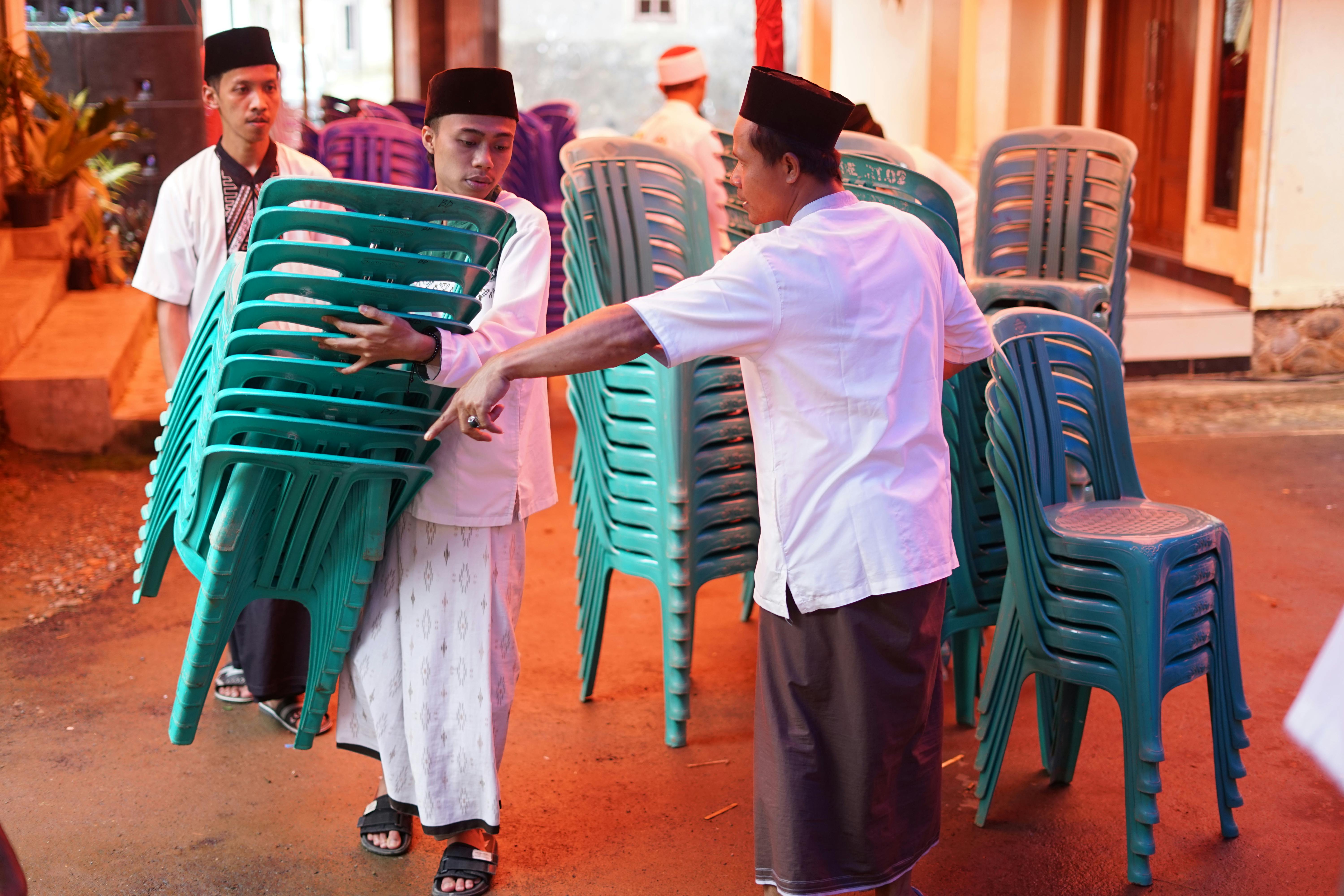 Bezpłatne Darmowe zdjęcie z galerii z dzień, grupa mężczyzn, konfiguracja zdarzeń Zdjęcie z galerii