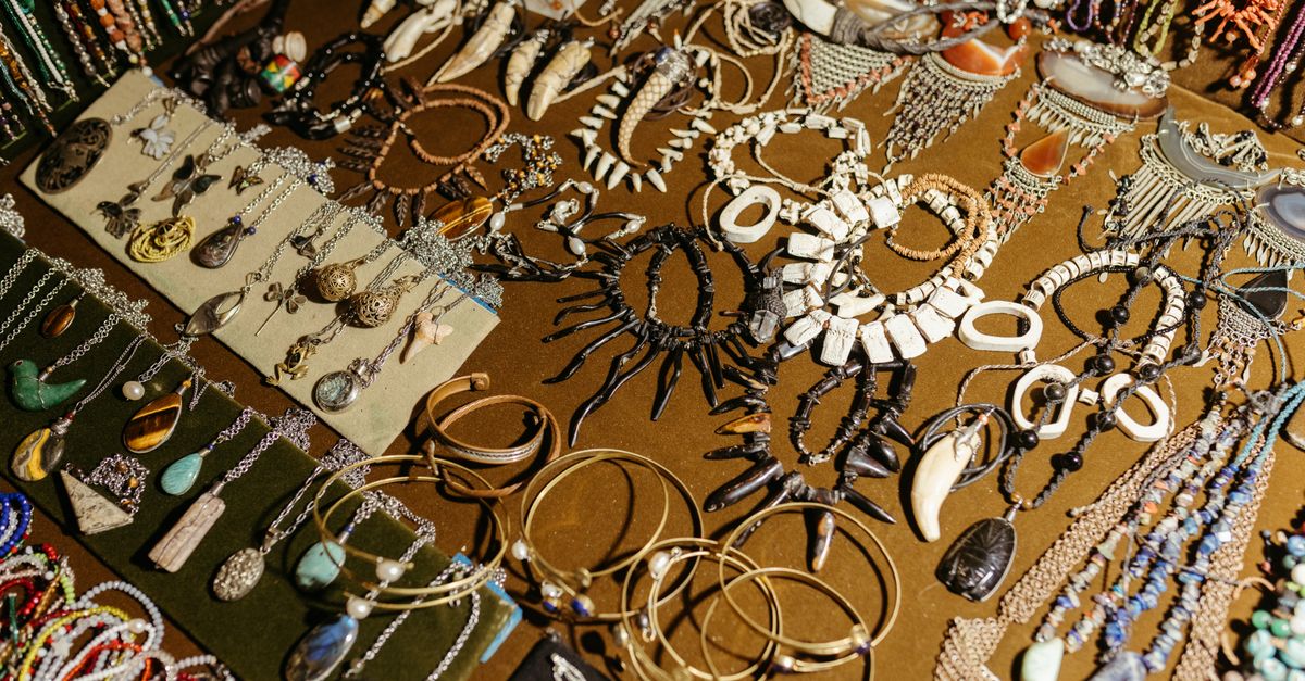 Peut-on garder ses bijoux sous la douche, à la piscine ou pour dormir ?