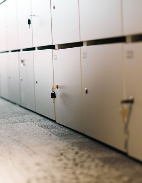 Free A row of secure lockers in a modern office, emphasizing organization and privacy. Stock Photo