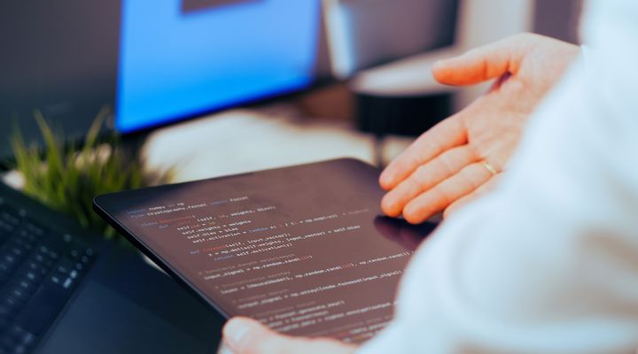 Vibe coding en 2026 : pourquoi une majorité de devs seniors l'ont adopté