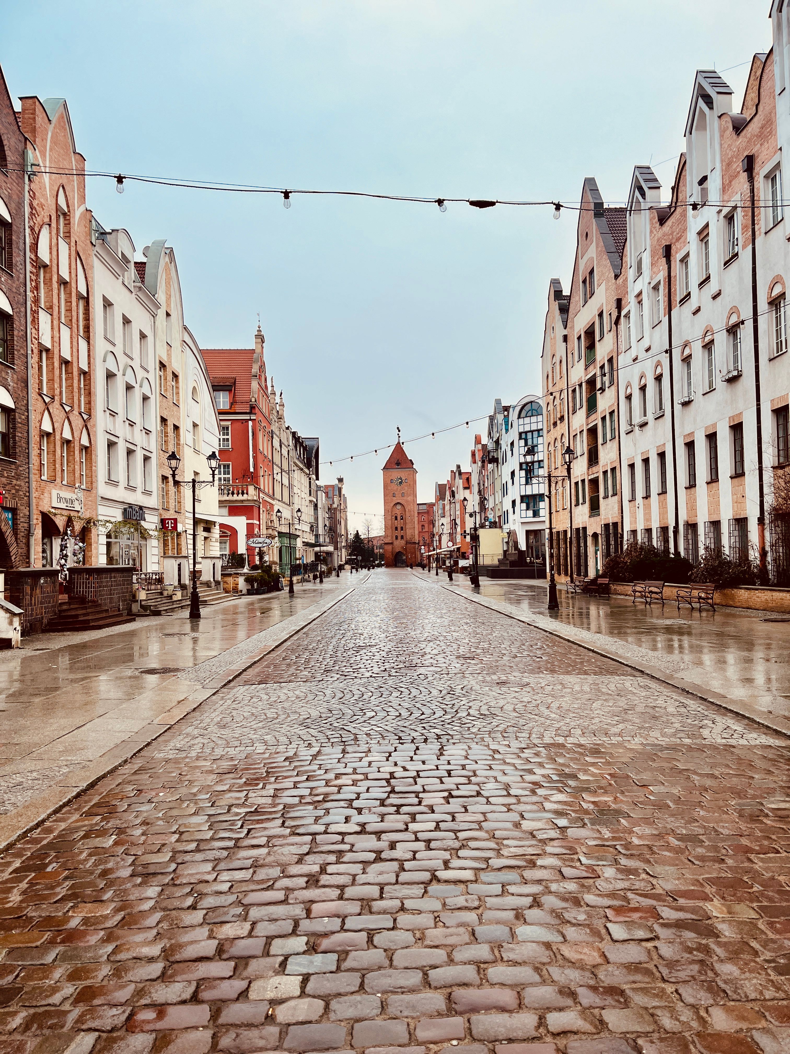 Charming Cobblestone Street in European Town · Free Stock Photo