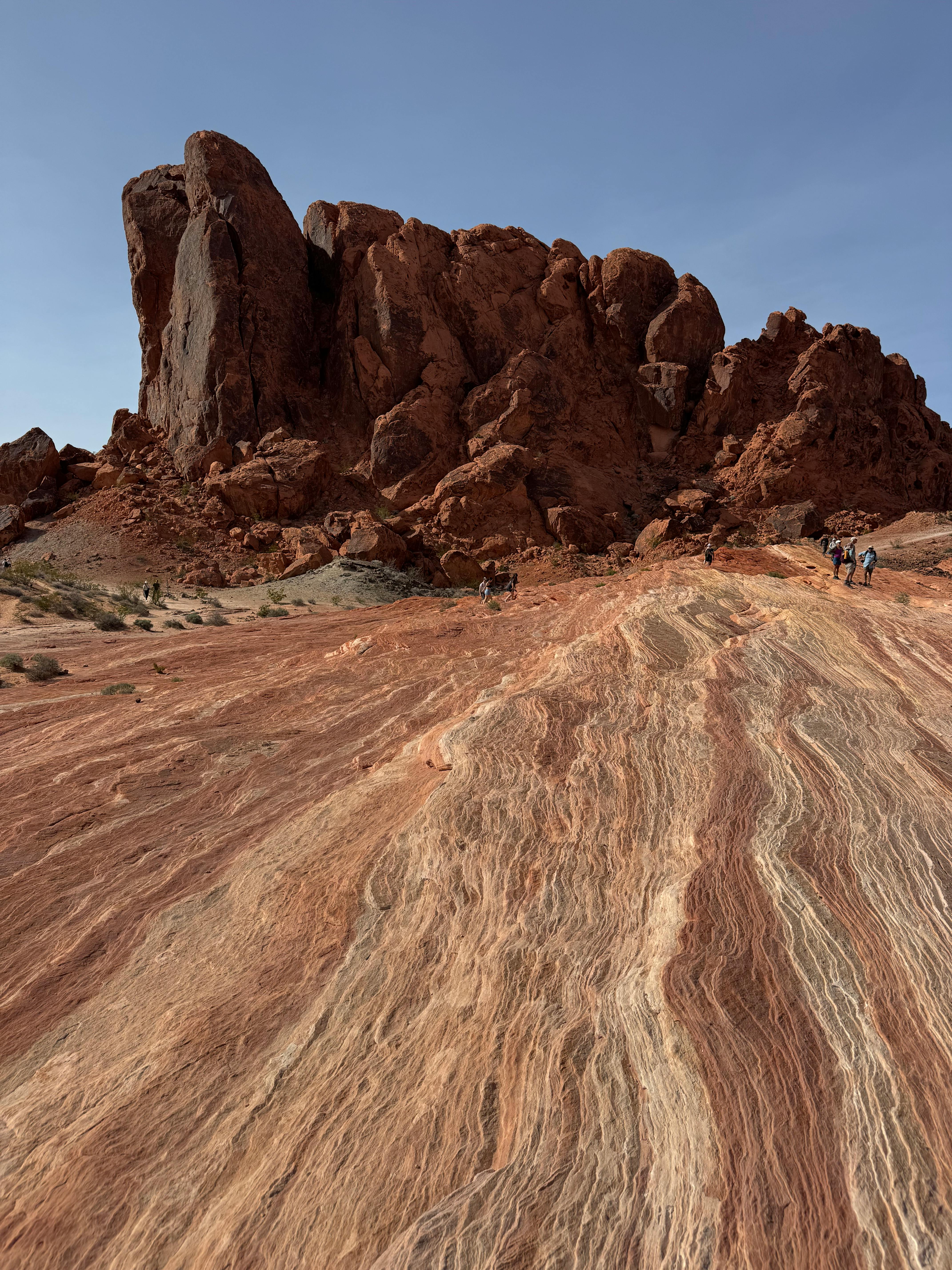 Free Explore the breathtaking red rock formations and unique geological patterns of Moapa Valley, NV. Stock Photo