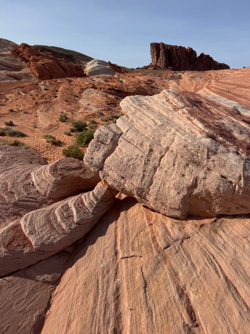 Free Explore the vibrant red sandstone formations and unique geology in the Moapa Valley desert landscape. Stock Photo