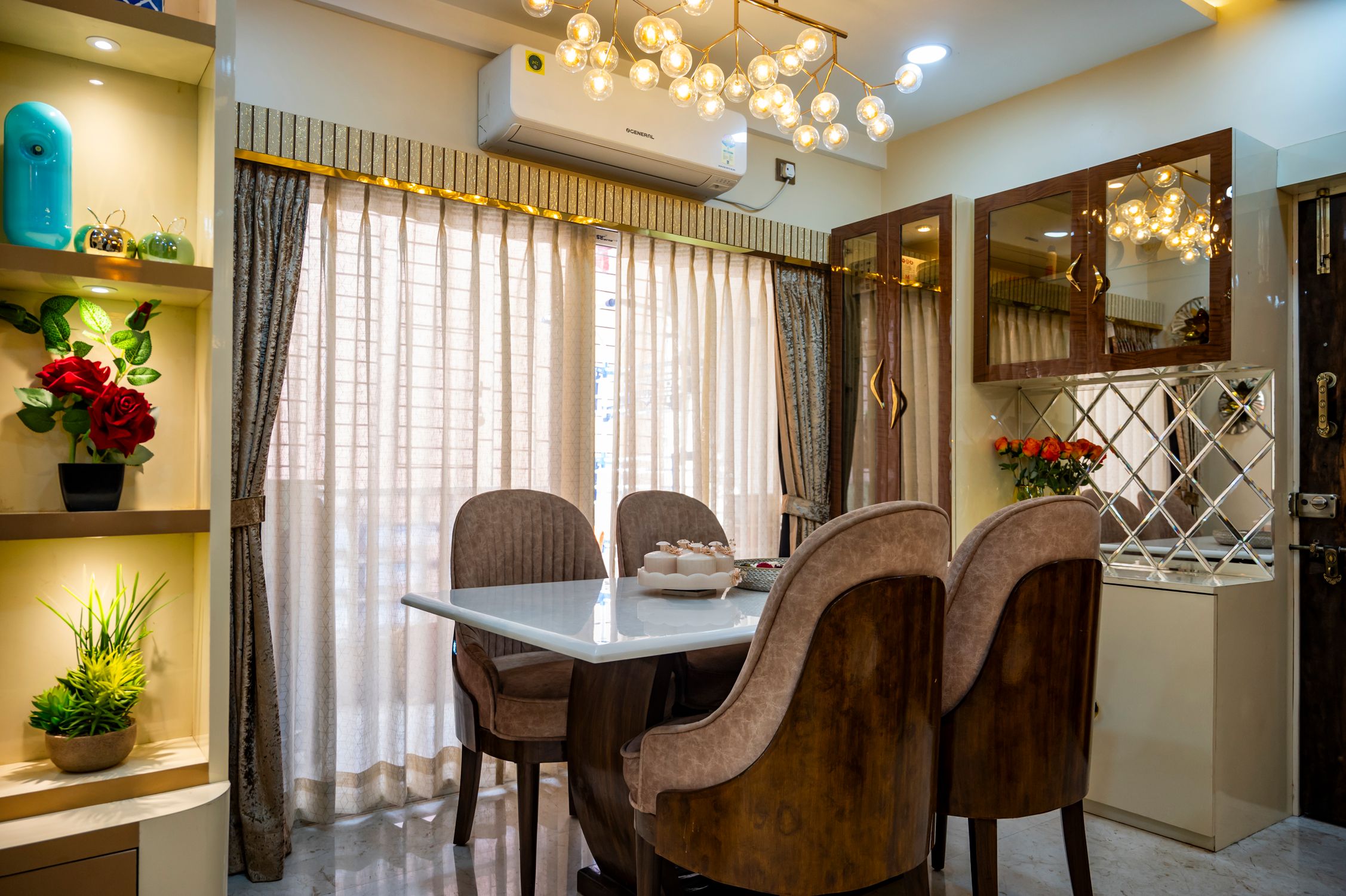 Elegant Dining Room Interior with Modern Decor · Free Stock Photo