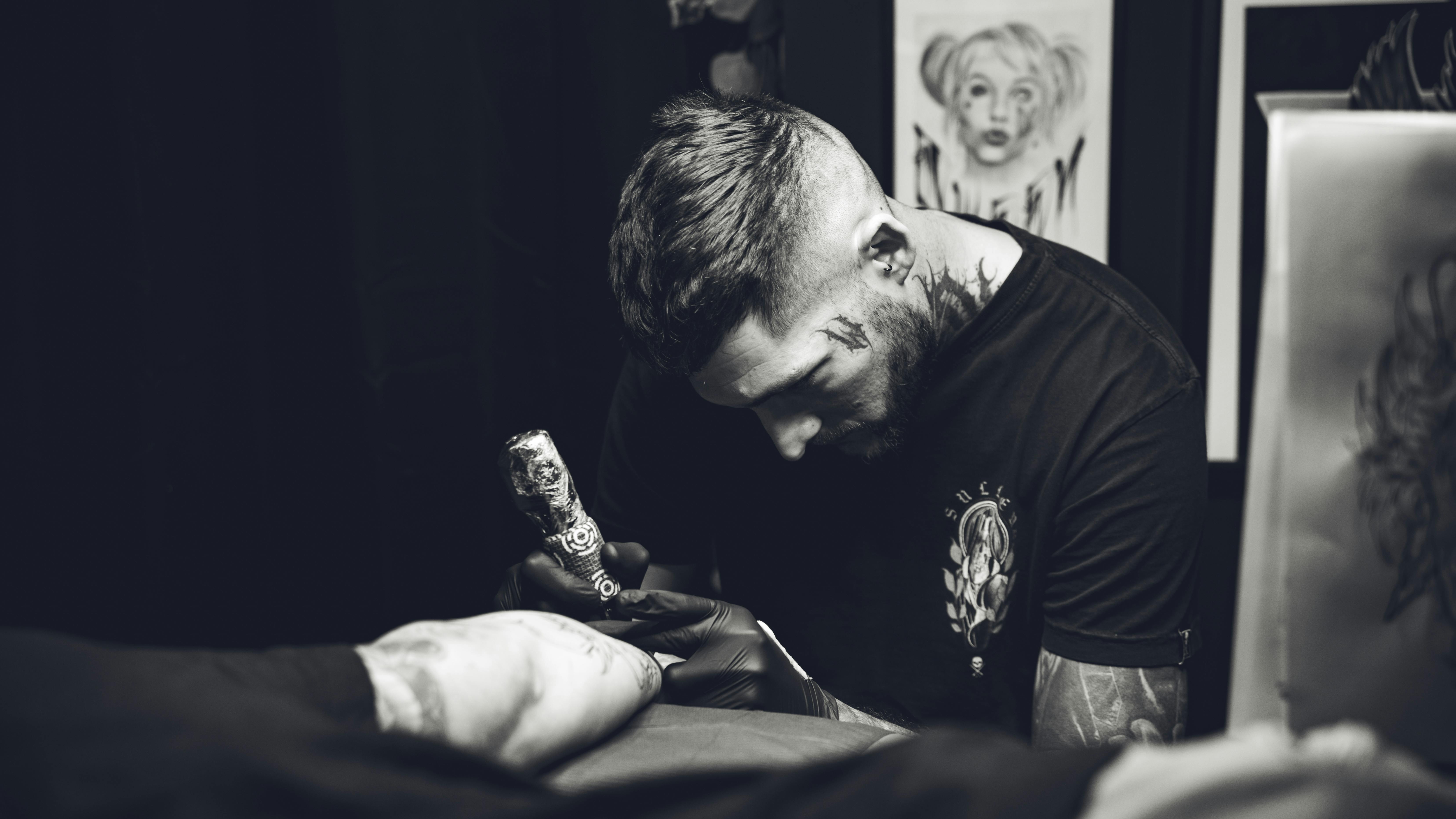 ฟรี คลังภาพถ่ายฟรี ของ blackwork, การดัดแปลงร่างกาย, การสักเป็นลาย คลังภาพถ่าย