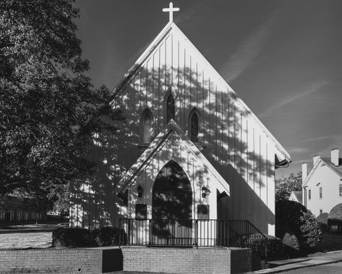 Free Black and white photo of a historic church in Hampton, Virginia, showcasing late Gothic architecture. Stock Photo