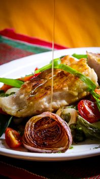 Poulet au basilic thaï