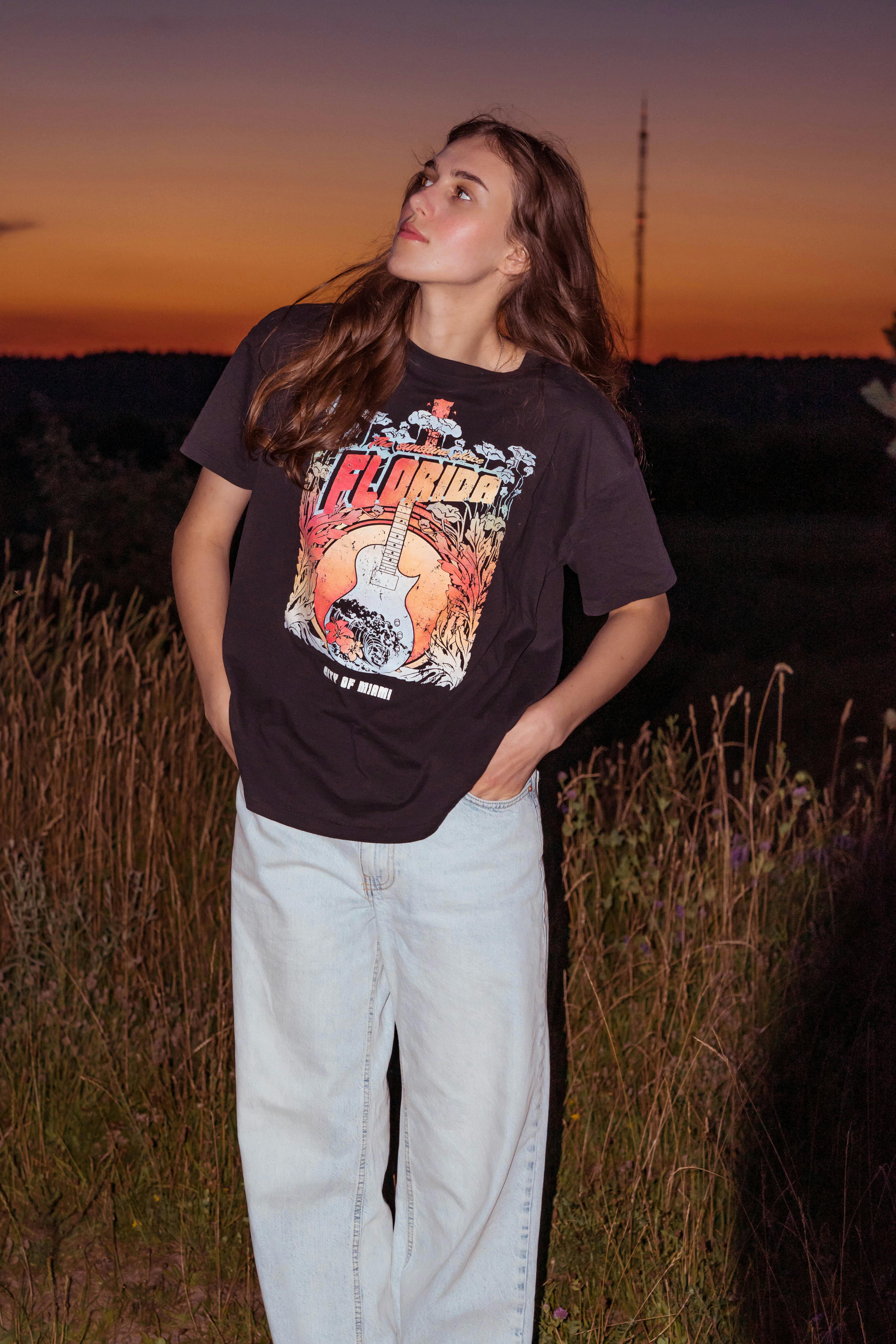 免費 t卹, 休閒裝, 和平的 的 免費圖庫相片 圖庫相片