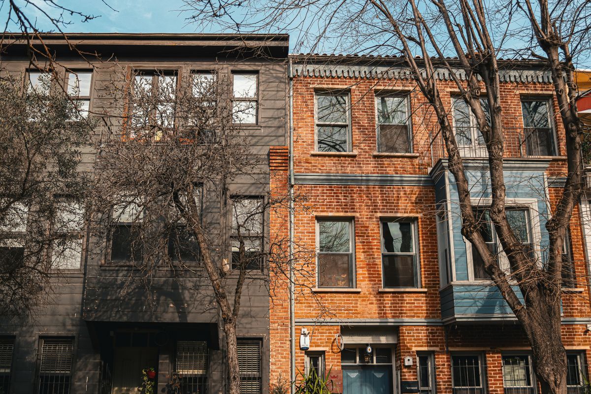 flat moves in Hale — Flat Moves in Hale — the working end of the job